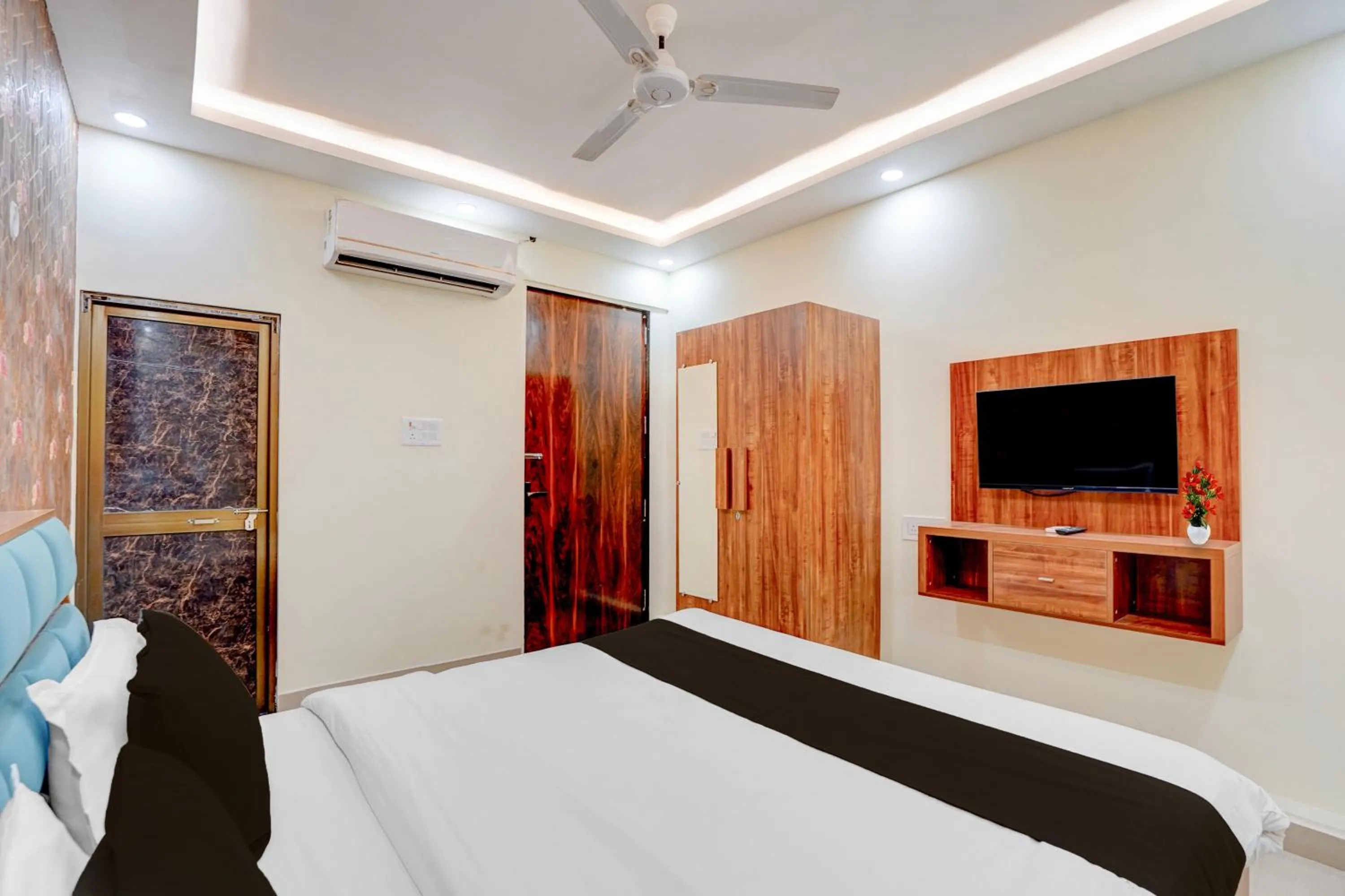 Bedroom, Bed in Hotel O Ramaland Homestay