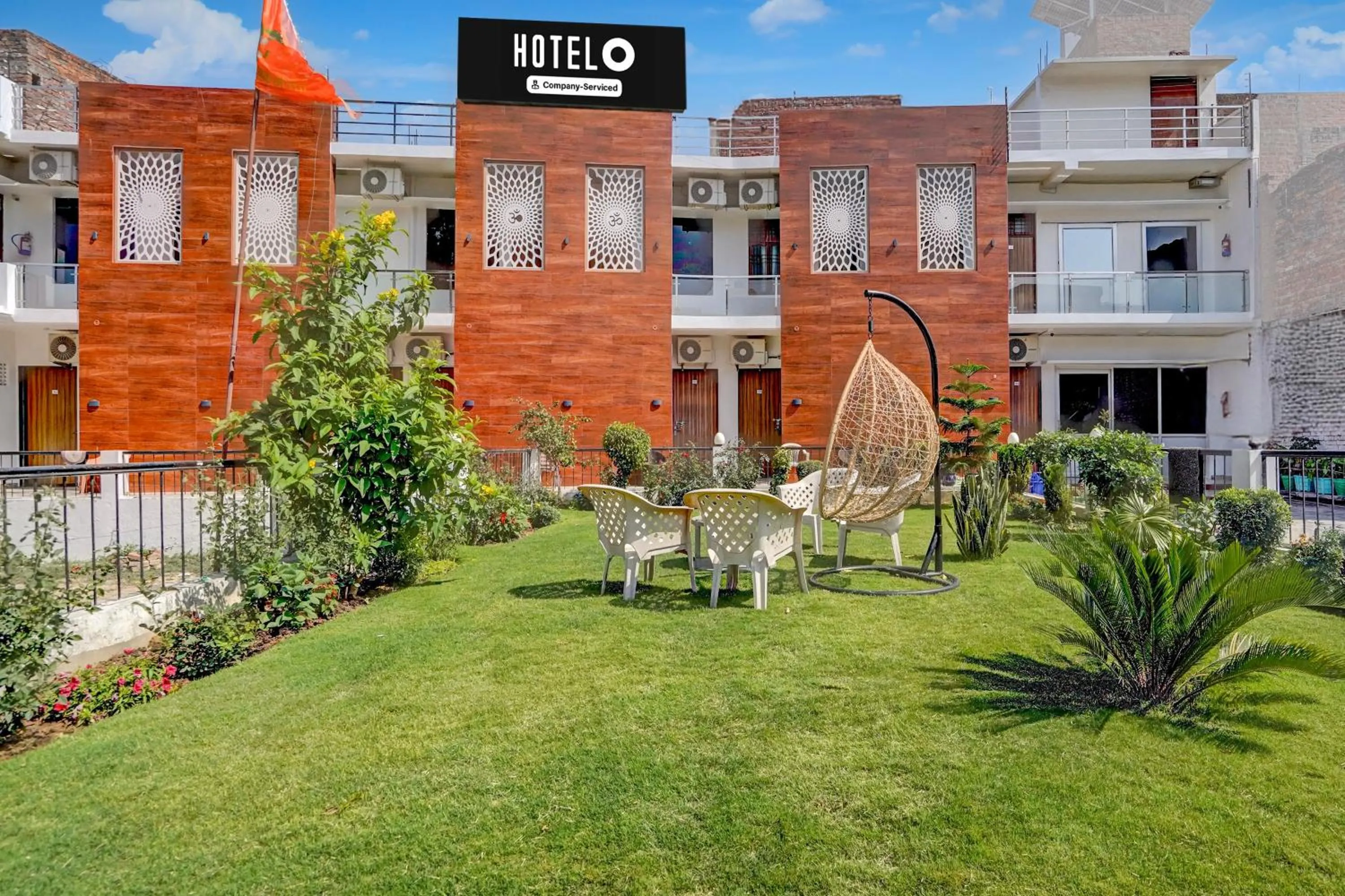 Facade/entrance in Hotel O Ramaland Homestay
