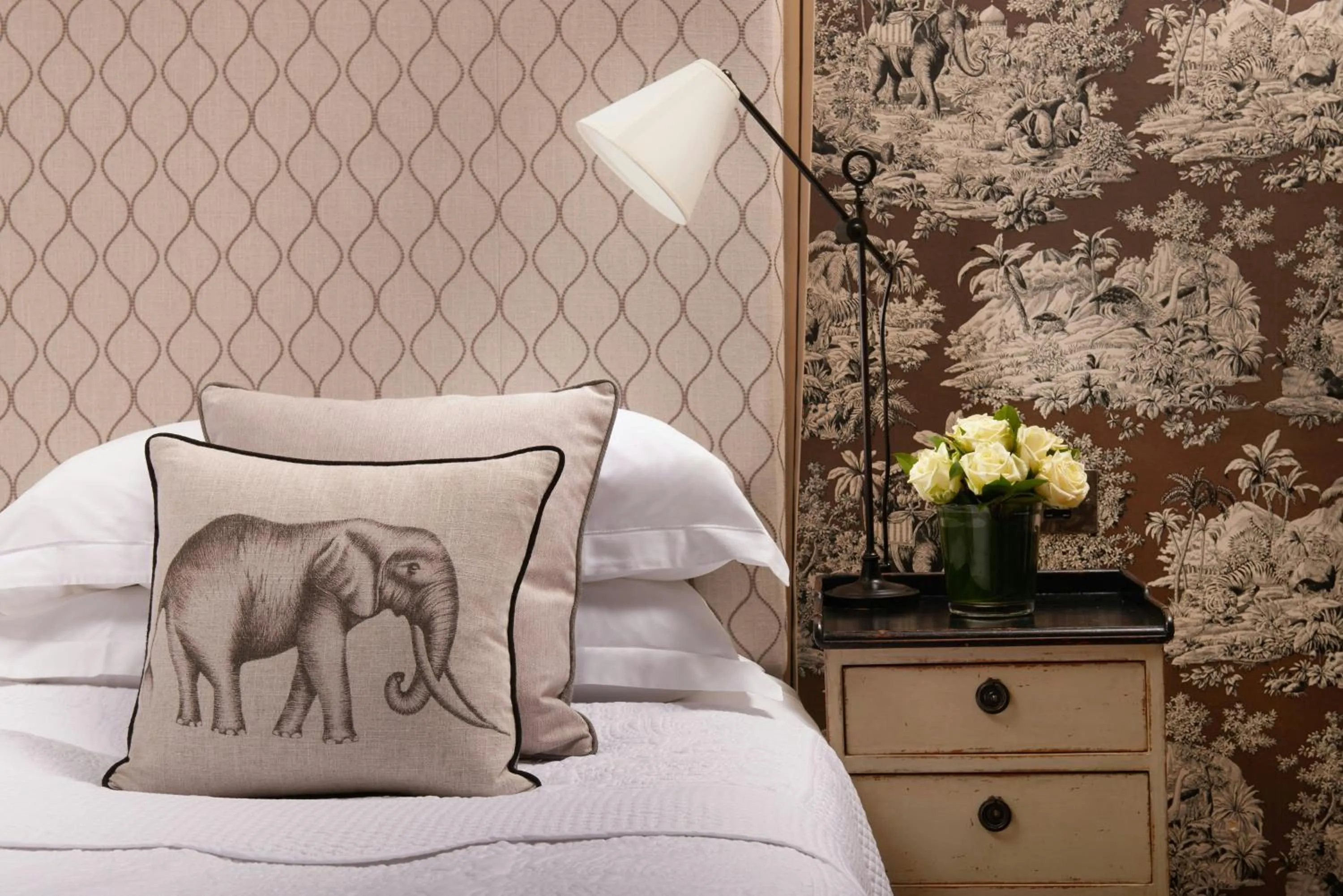 Photo of the whole room, Bed in The Pelham London - Starhotels Collezione