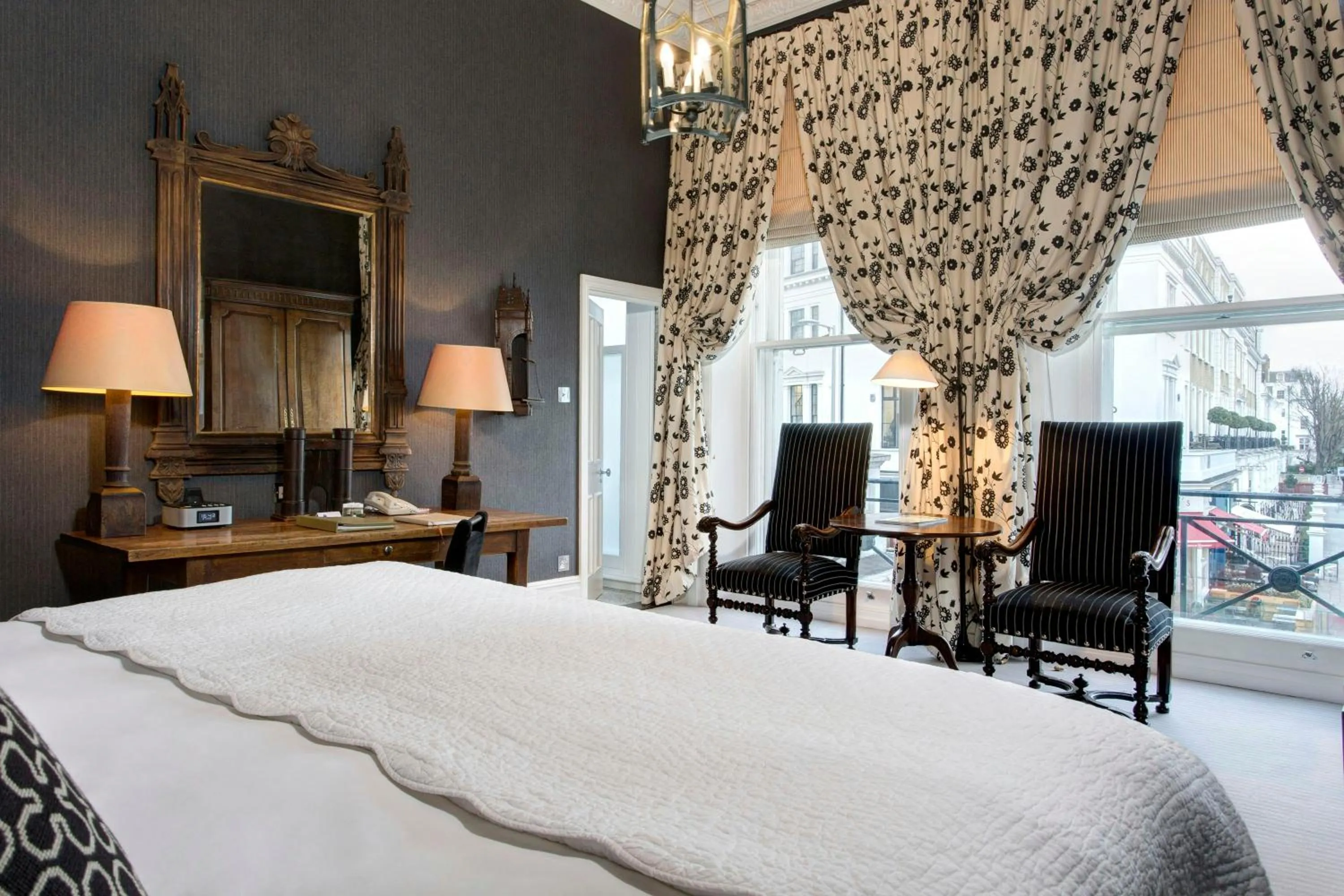 Photo of the whole room, Bed in The Pelham London - Starhotels Collezione