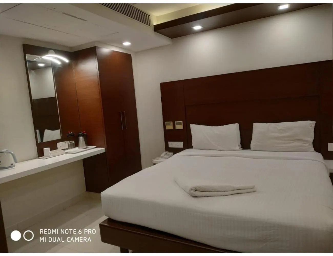 Bed in Hotel Maurya International, Chennai