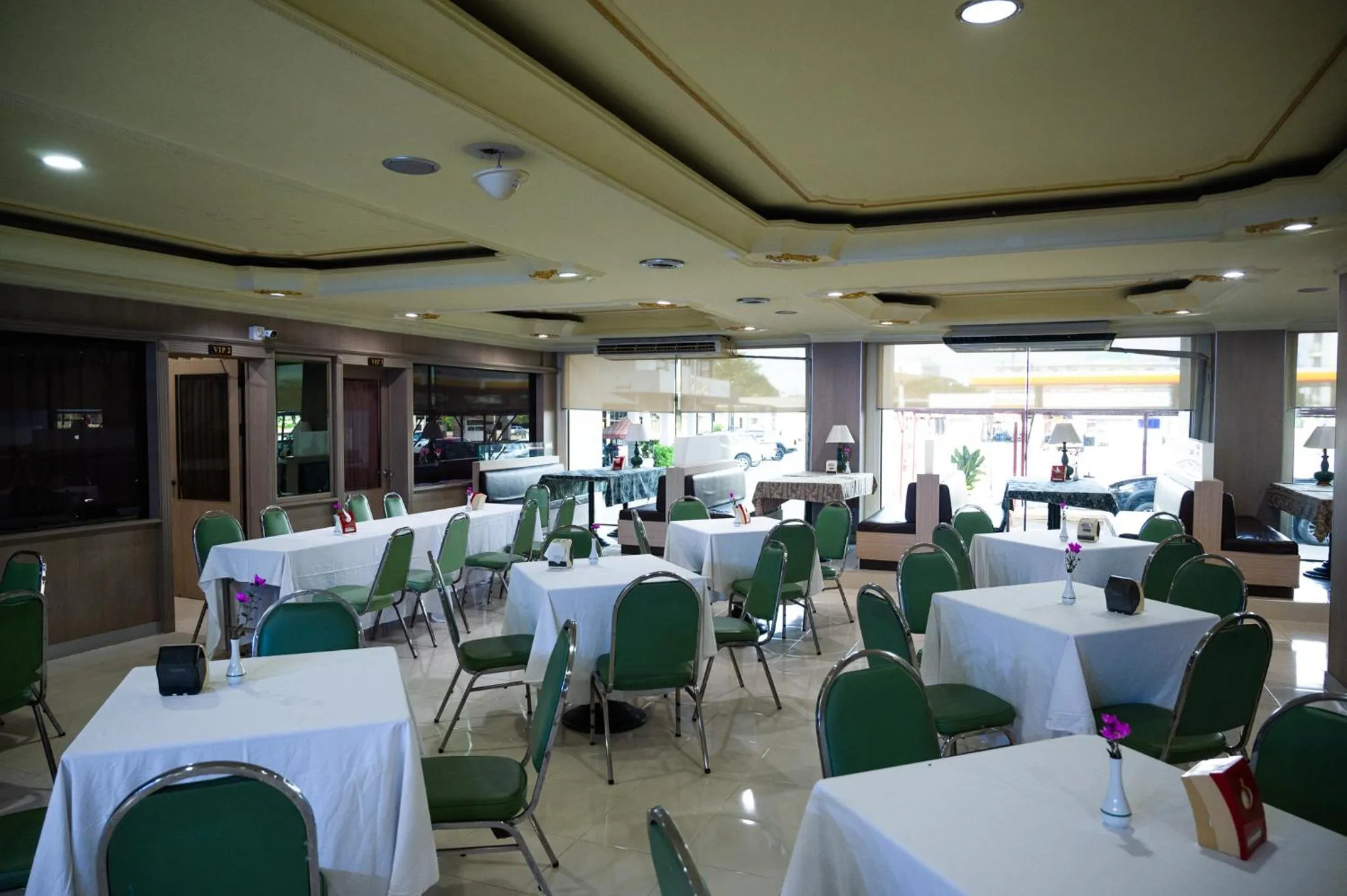 Restaurant/places to eat in River Hotel - The Outstanding Venues Nakhon Pathom