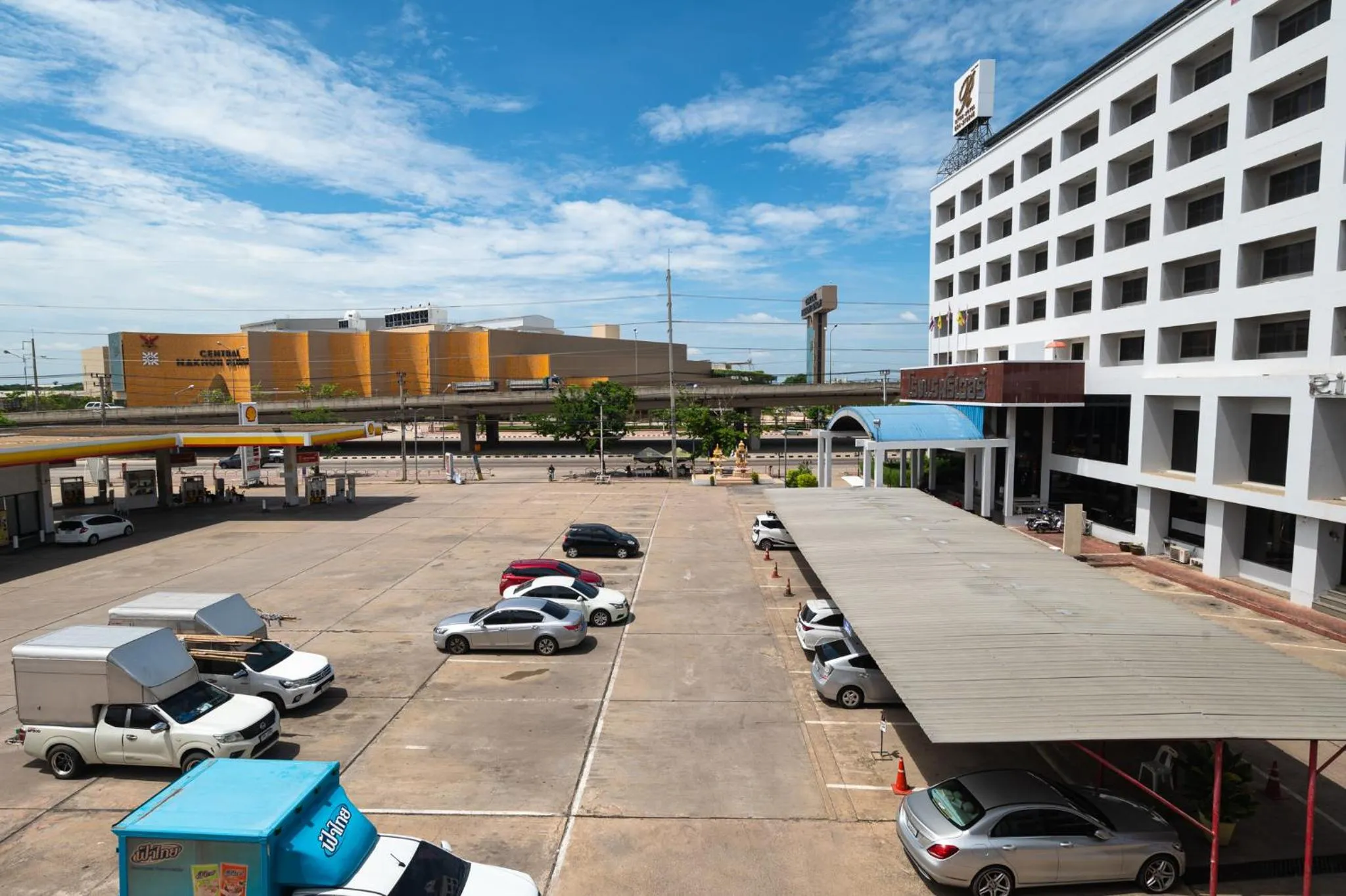 Area and facilities in River Hotel - The Outstanding Venues Nakhon Pathom