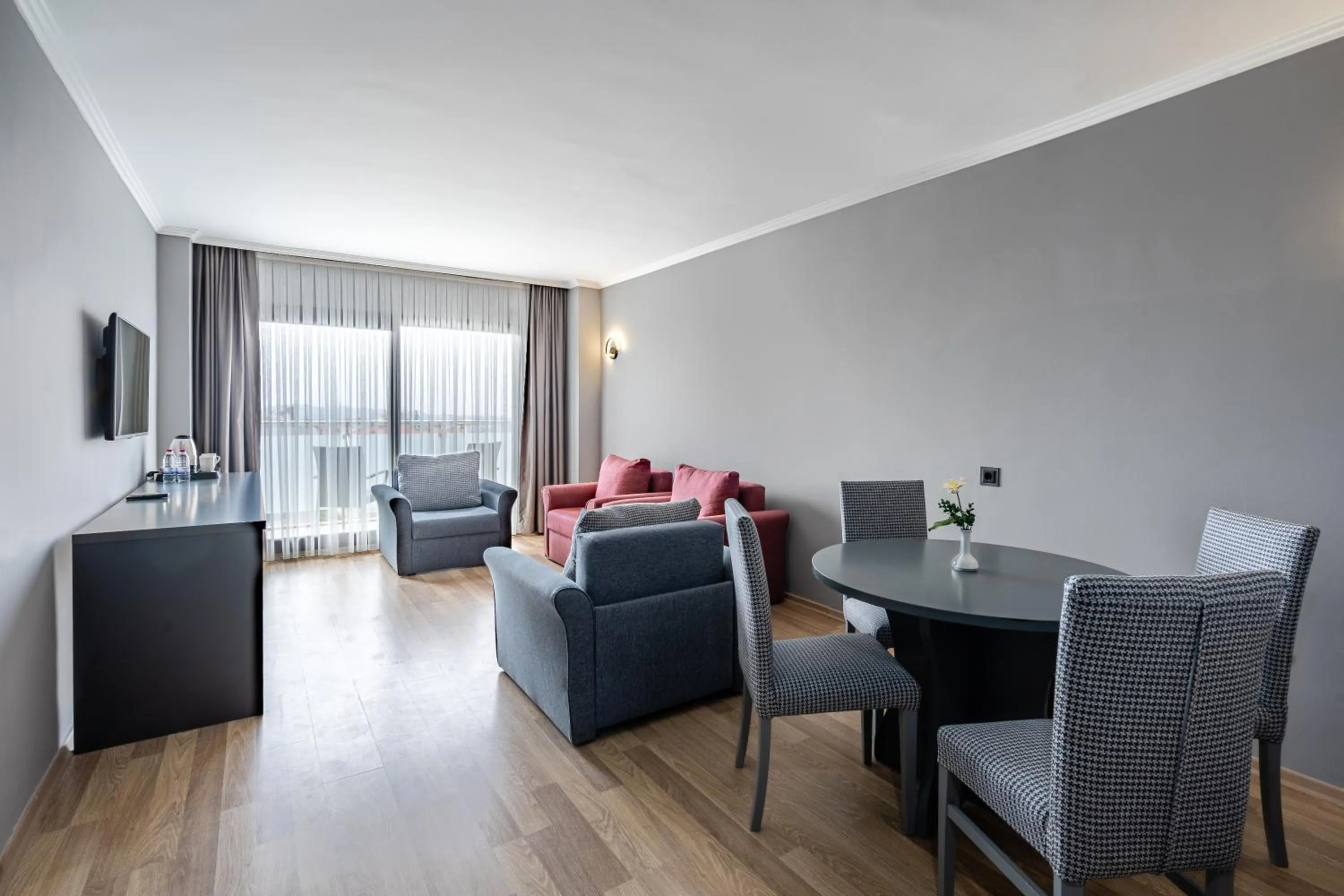 Communal lounge/ TV room in Odelia Resort Hotel