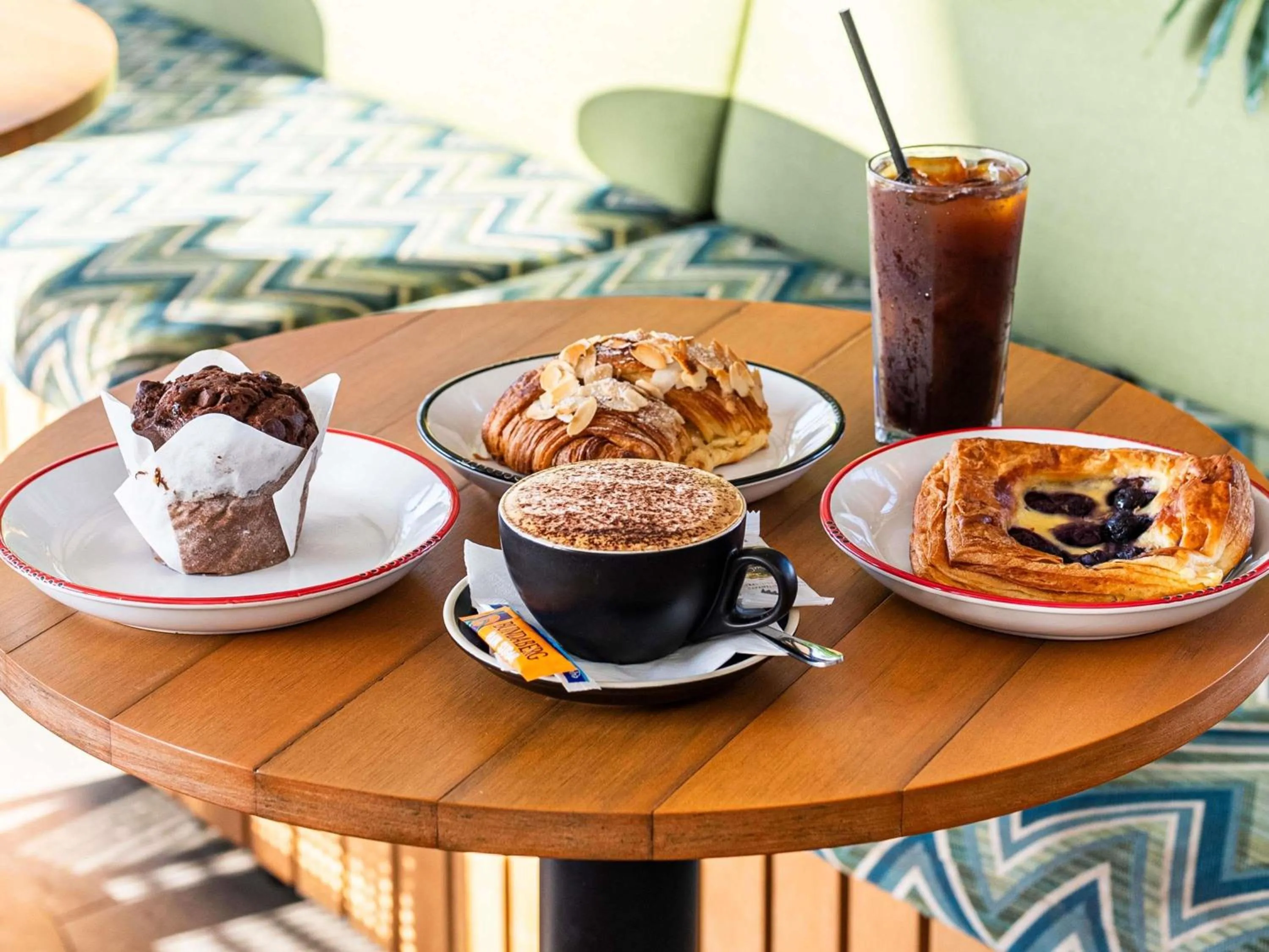 Breakfast in Ibis Darwin Airport Hotel