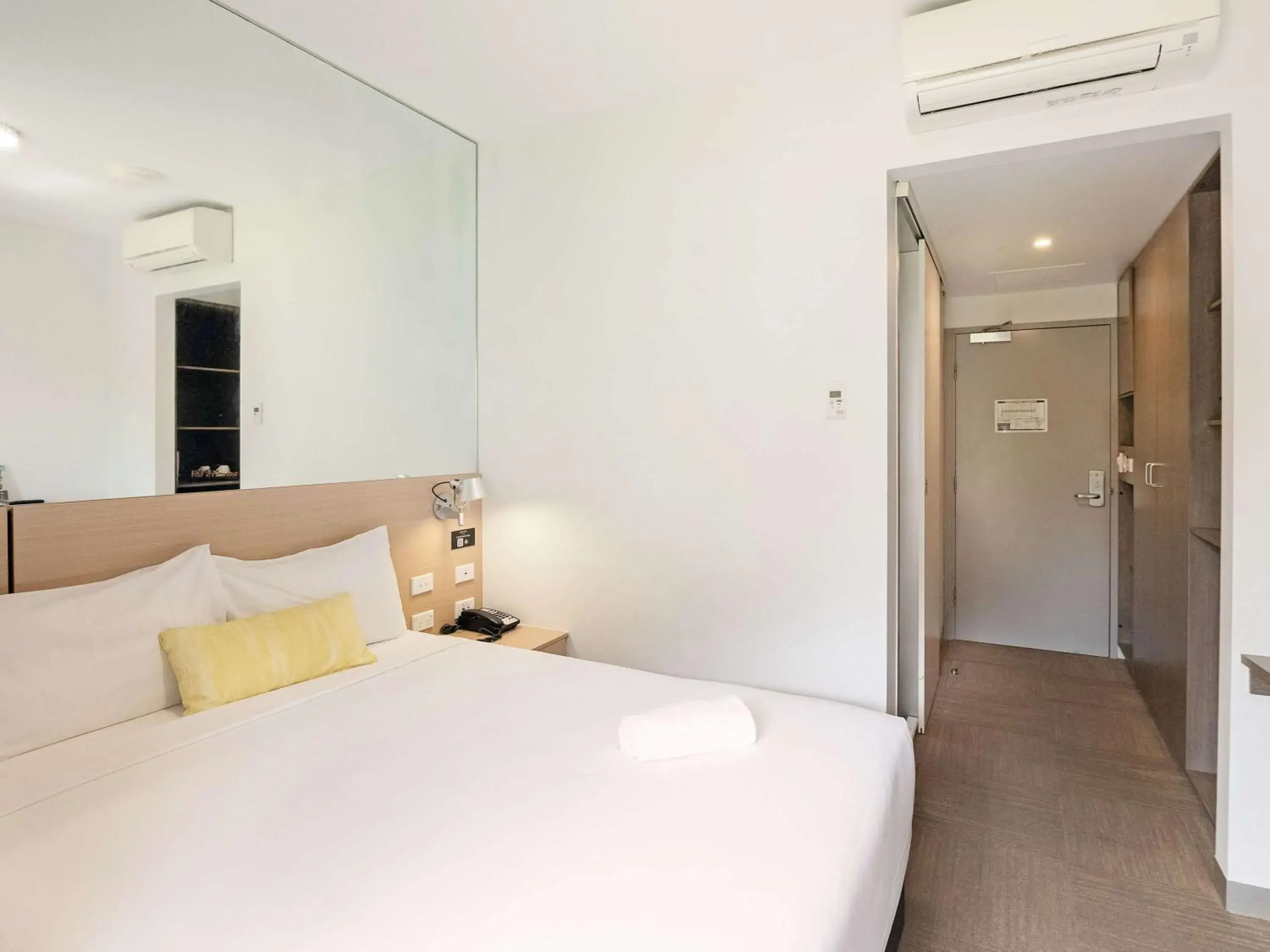 Bedroom, Bed in Ibis Darwin Airport Hotel Bedroom, Bed in Ibis Darwin Airport Hotel