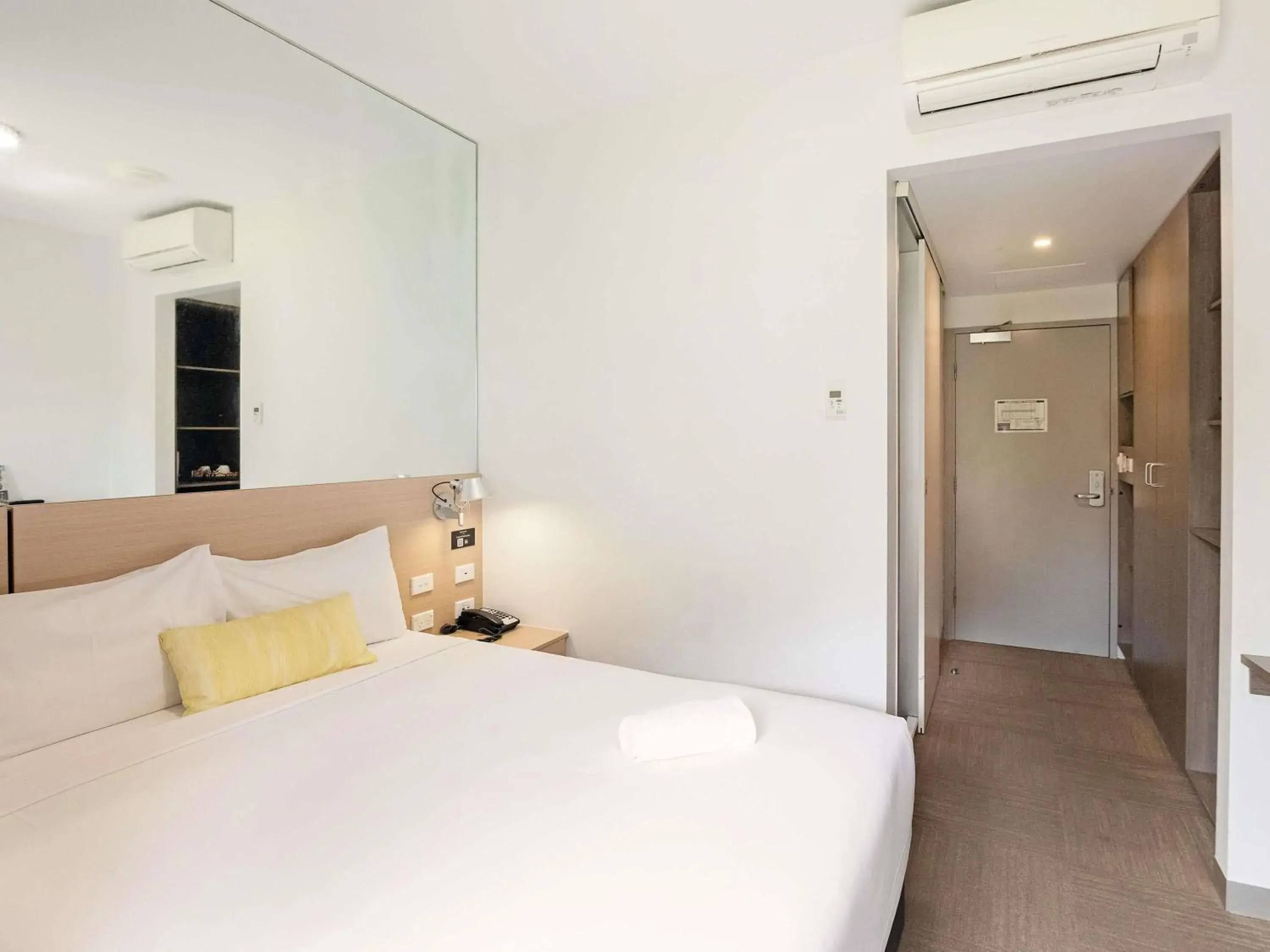 Bedroom, Bed in Ibis Darwin Airport Hotel Bedroom, Bed in Ibis Darwin Airport Hotel