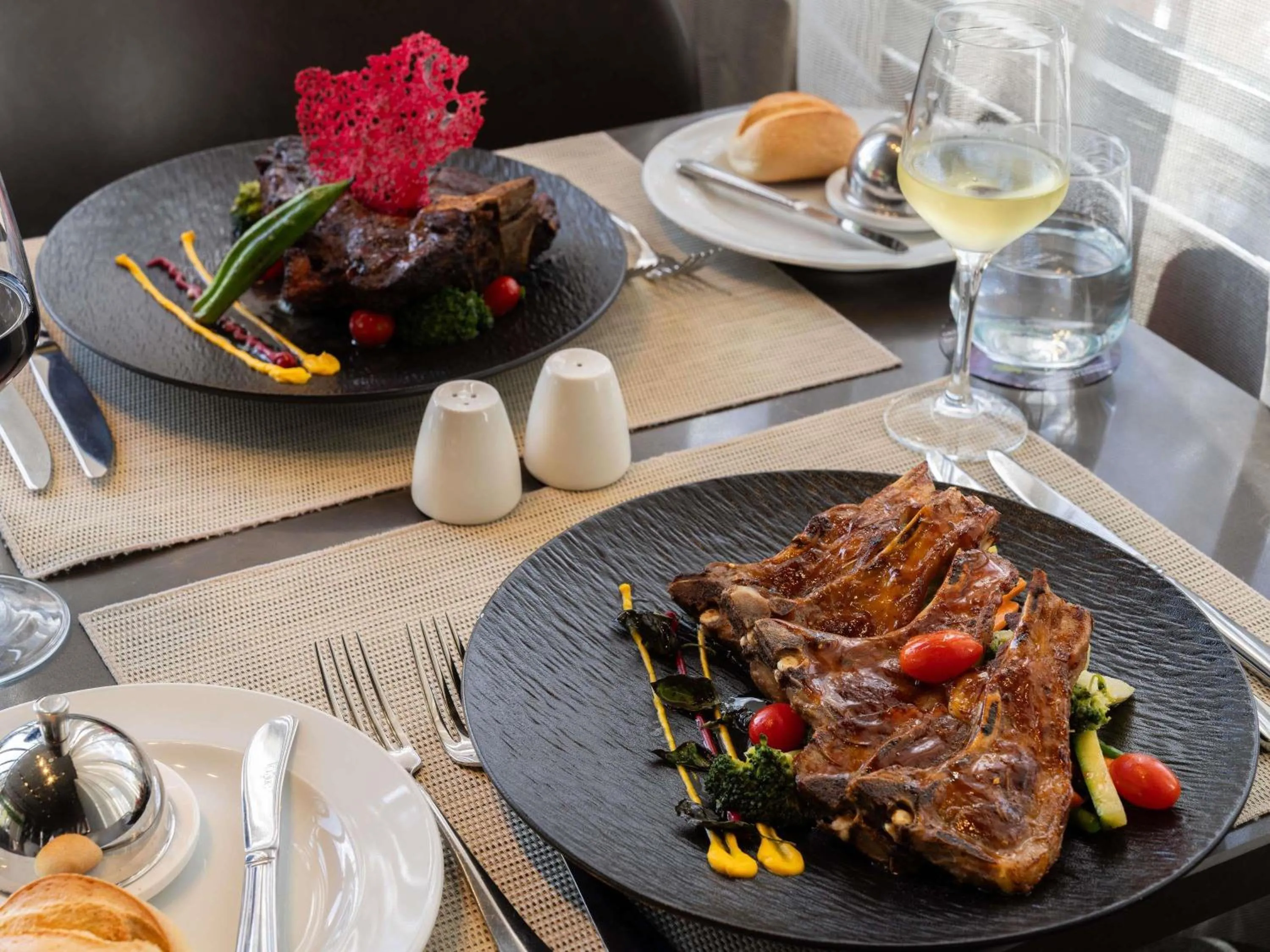 Restaurant/places to eat in Novotel Lubumbashi