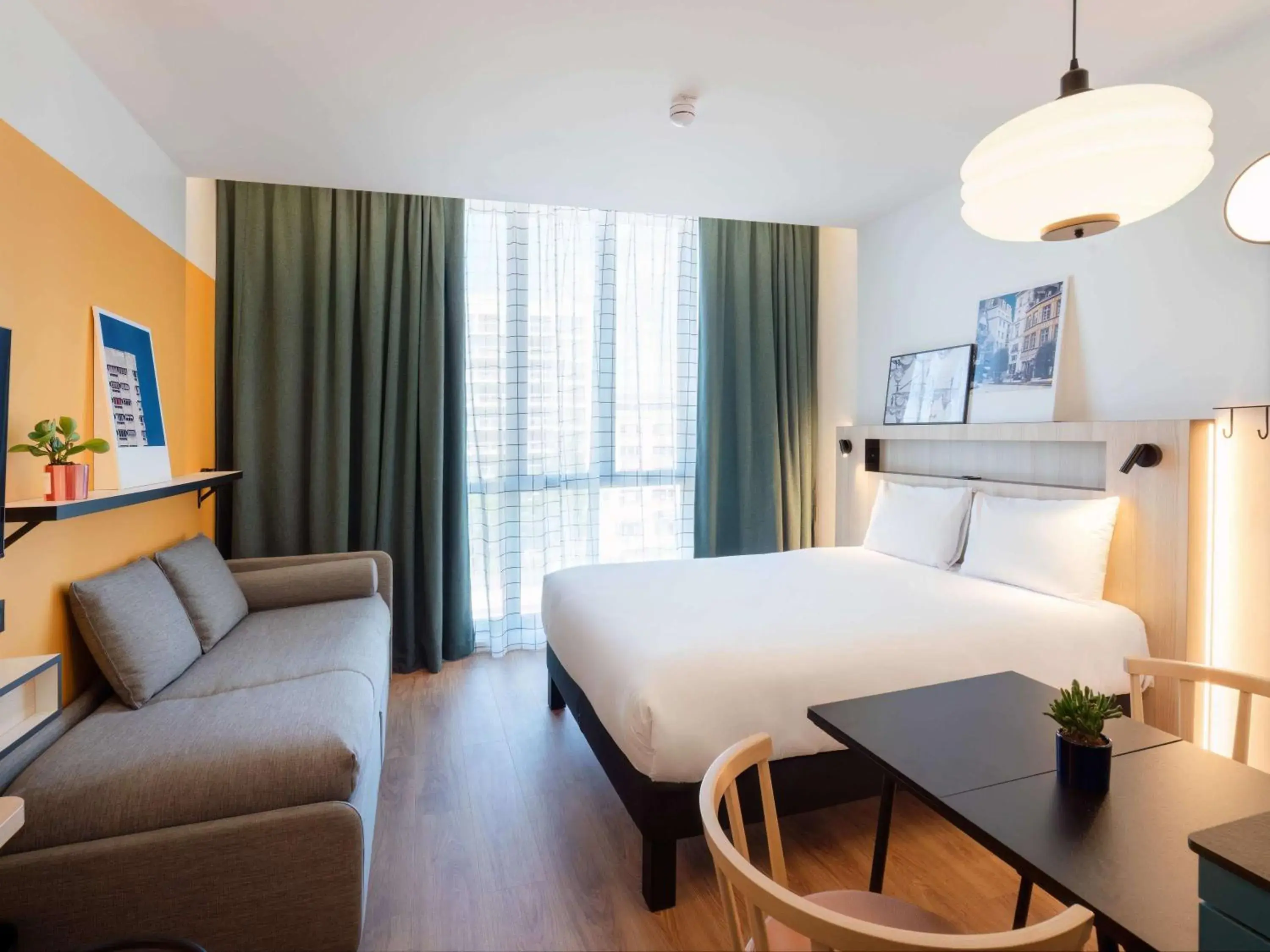 Property building, Bed in Aparthotel Adagio Access Rouen Centre Cathédrale Property building, Bed in Aparthotel Adagio Access Rouen Centre Cathédrale