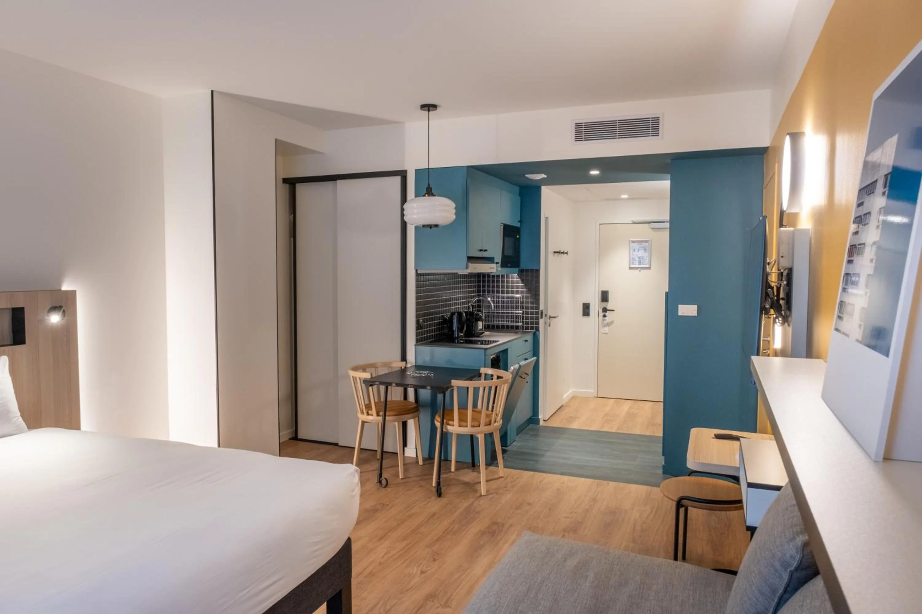 Bed in Aparthotel Adagio Access Rouen Centre Cathédrale