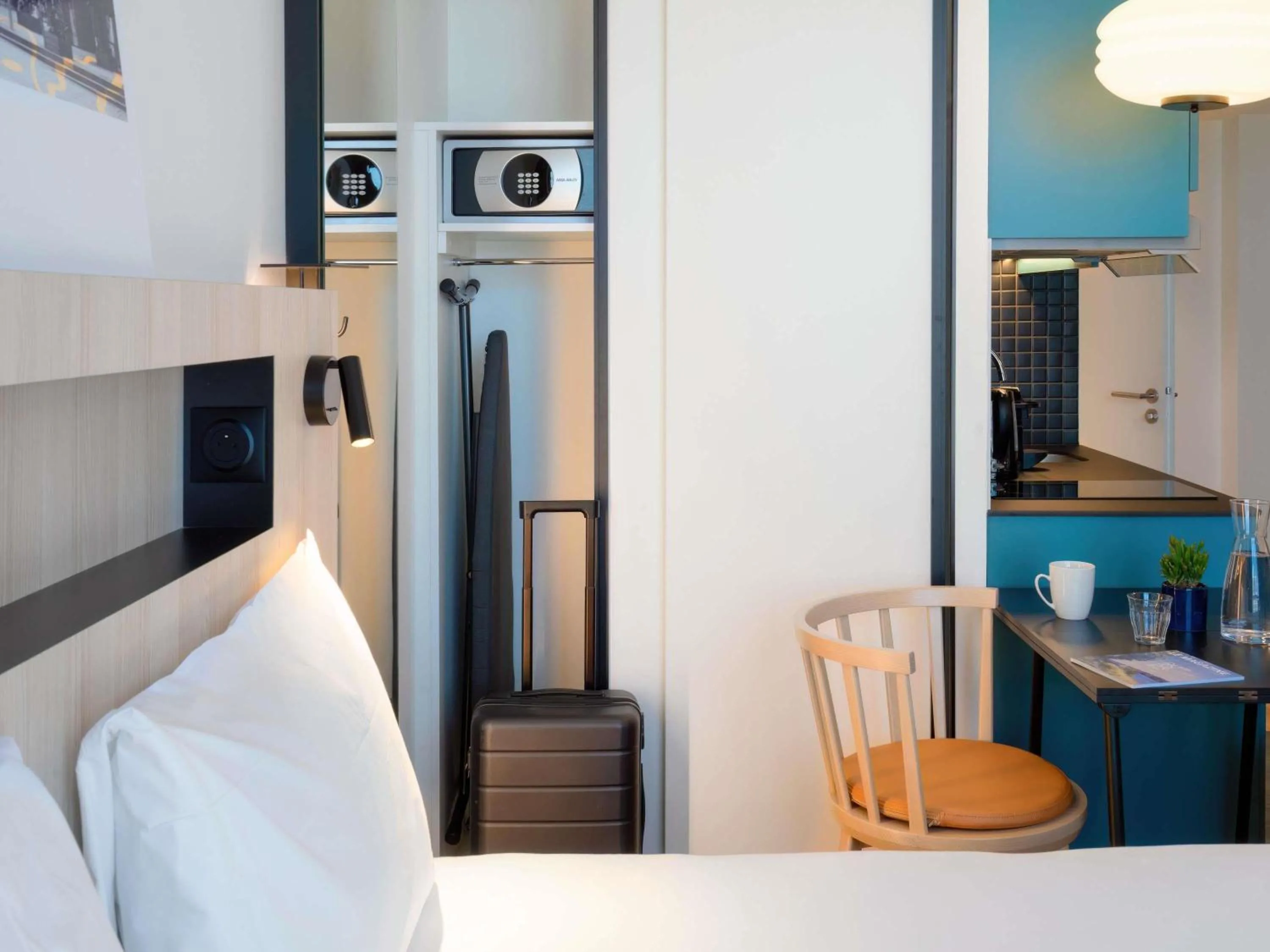 Bedroom, Bed in Aparthotel Adagio Access Rouen Centre Cathédrale