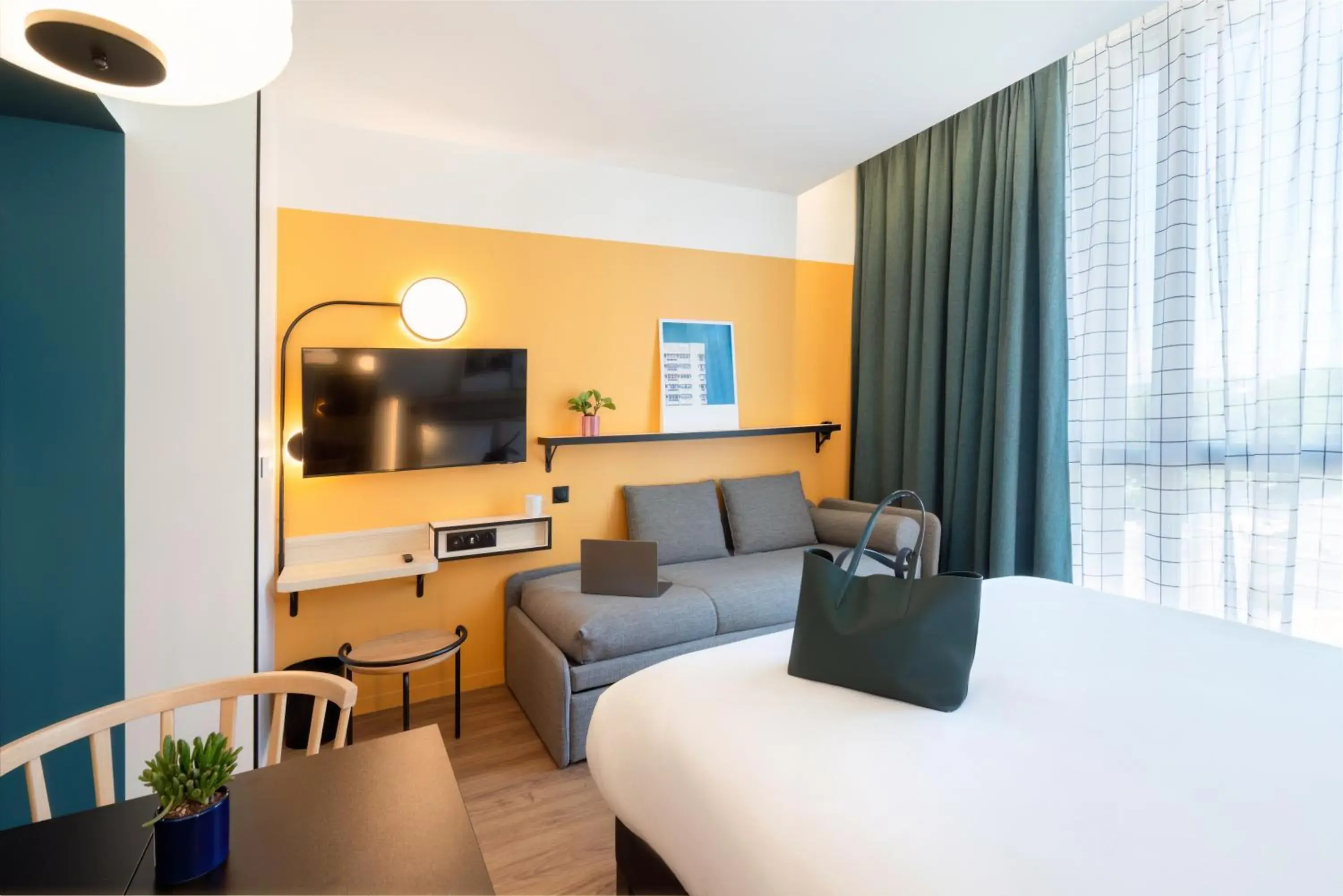 Bed in Aparthotel Adagio Access Rouen Centre Cathédrale Bed in Aparthotel Adagio Access Rouen Centre Cathédrale