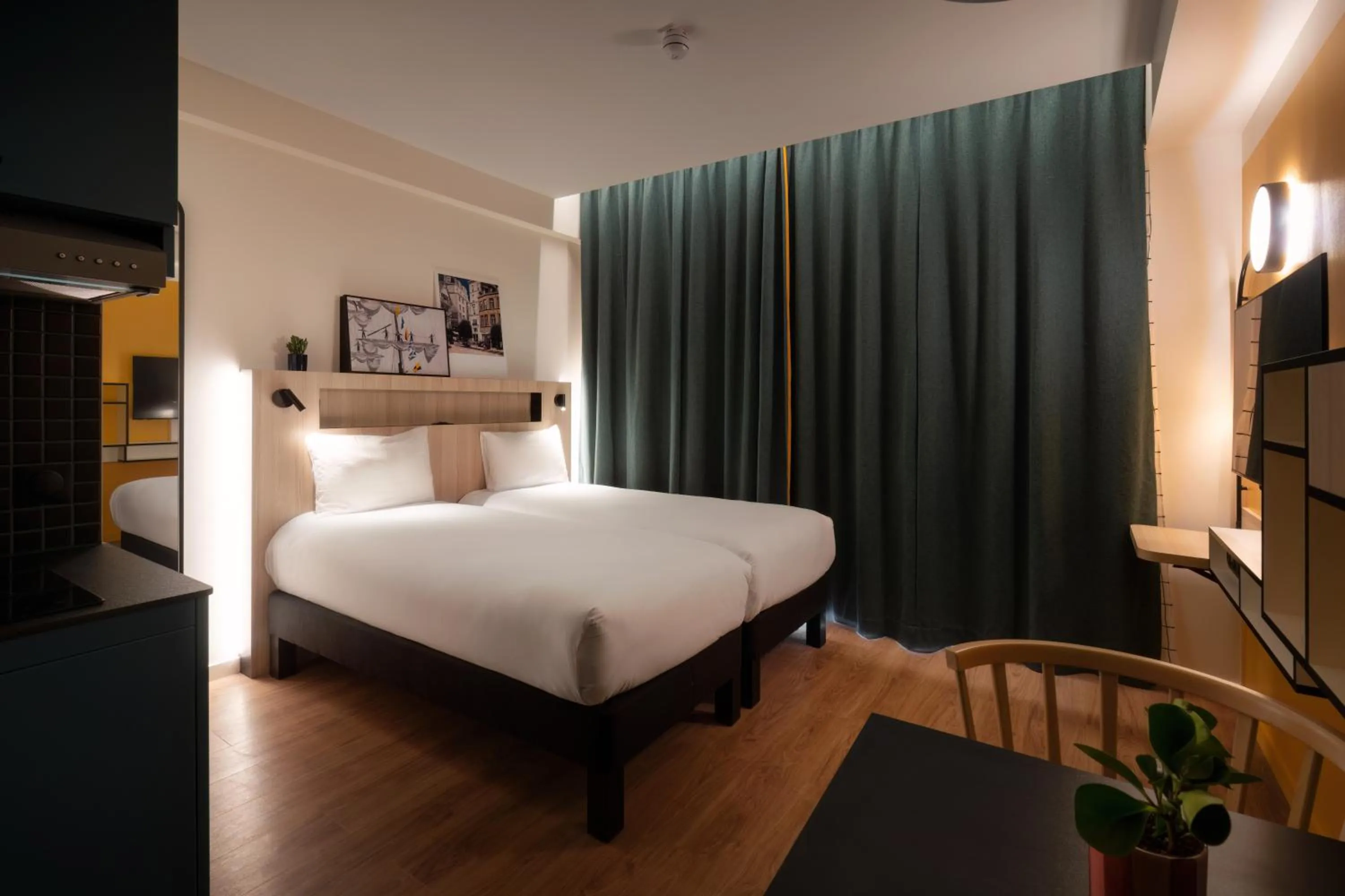 Bed in Aparthotel Adagio Access Rouen Centre Cathédrale