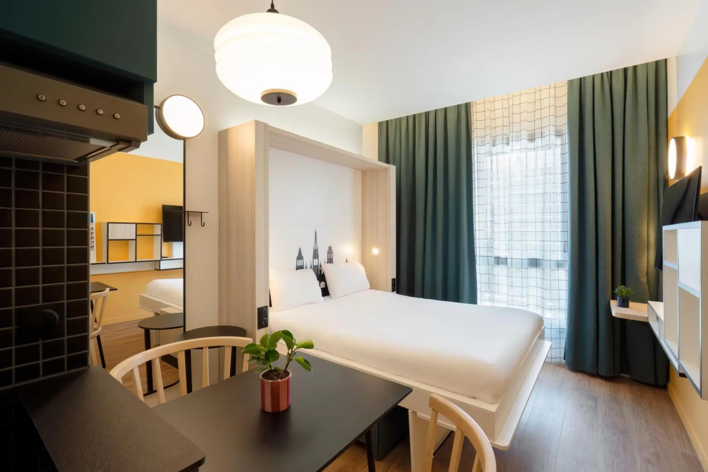 Bed in Aparthotel Adagio Access Rouen Centre Cathédrale Bed in Aparthotel Adagio Access Rouen Centre Cathédrale