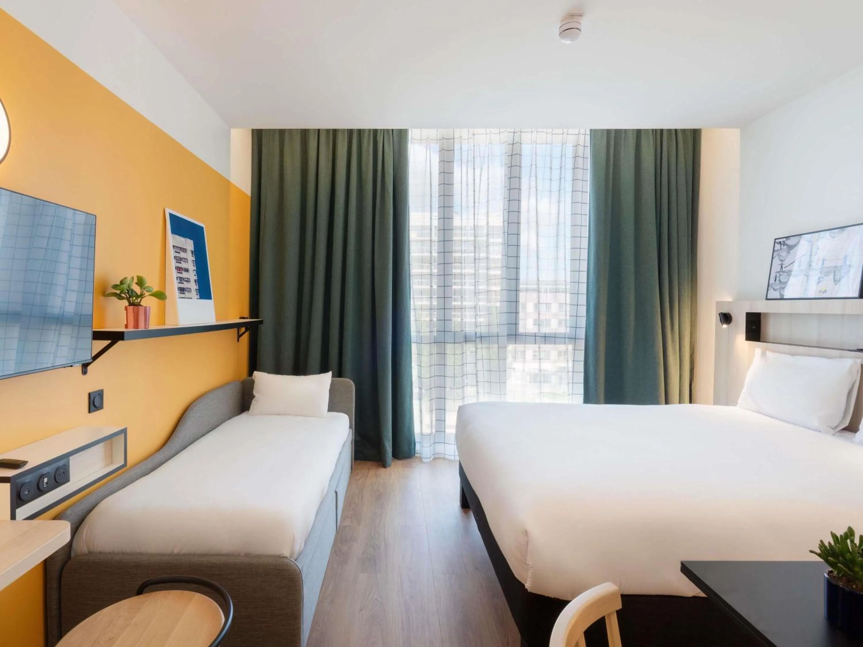 Bedroom, Bed in Aparthotel Adagio Access Rouen Centre Cathédrale