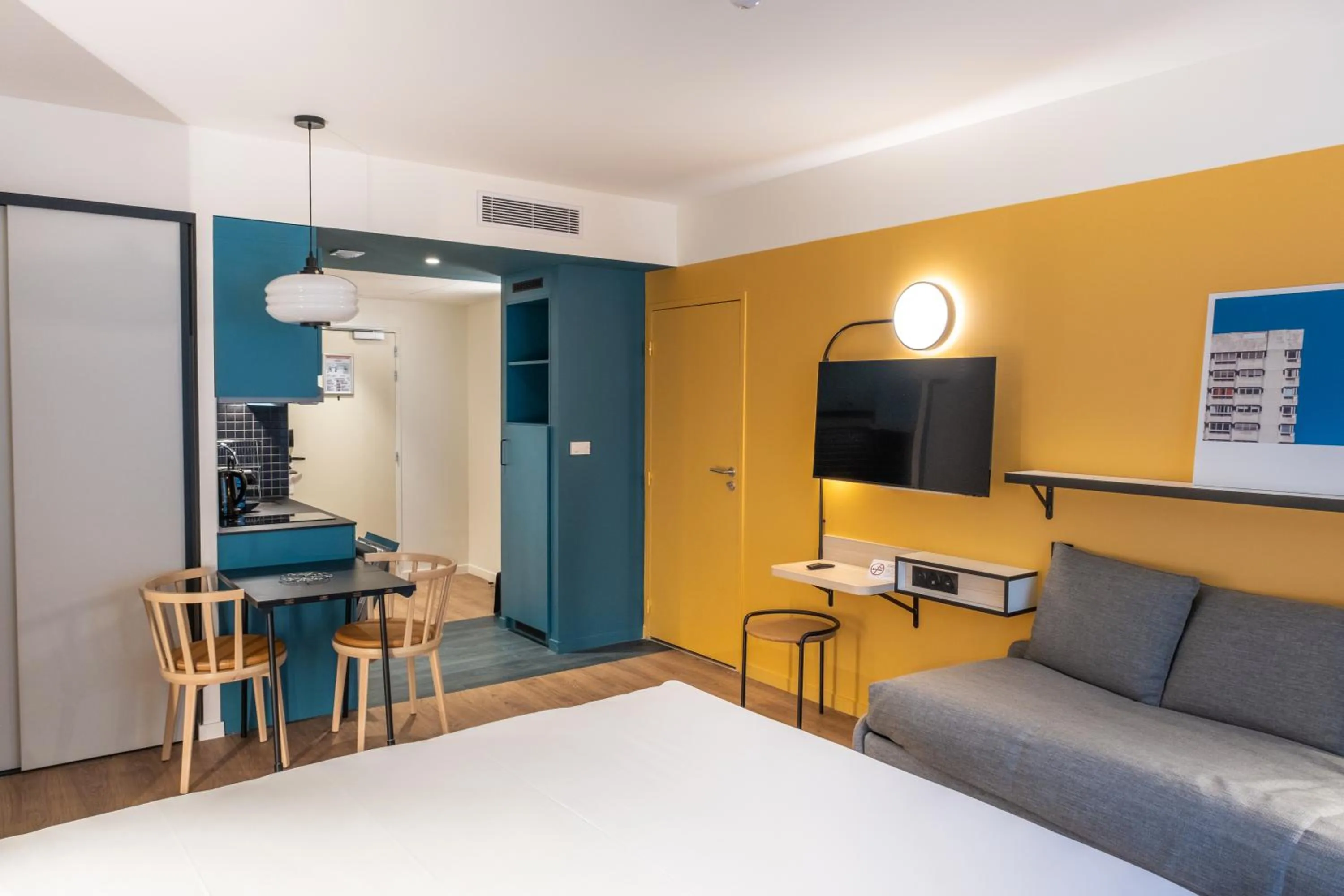 Bed in Aparthotel Adagio Access Rouen Centre Cathédrale