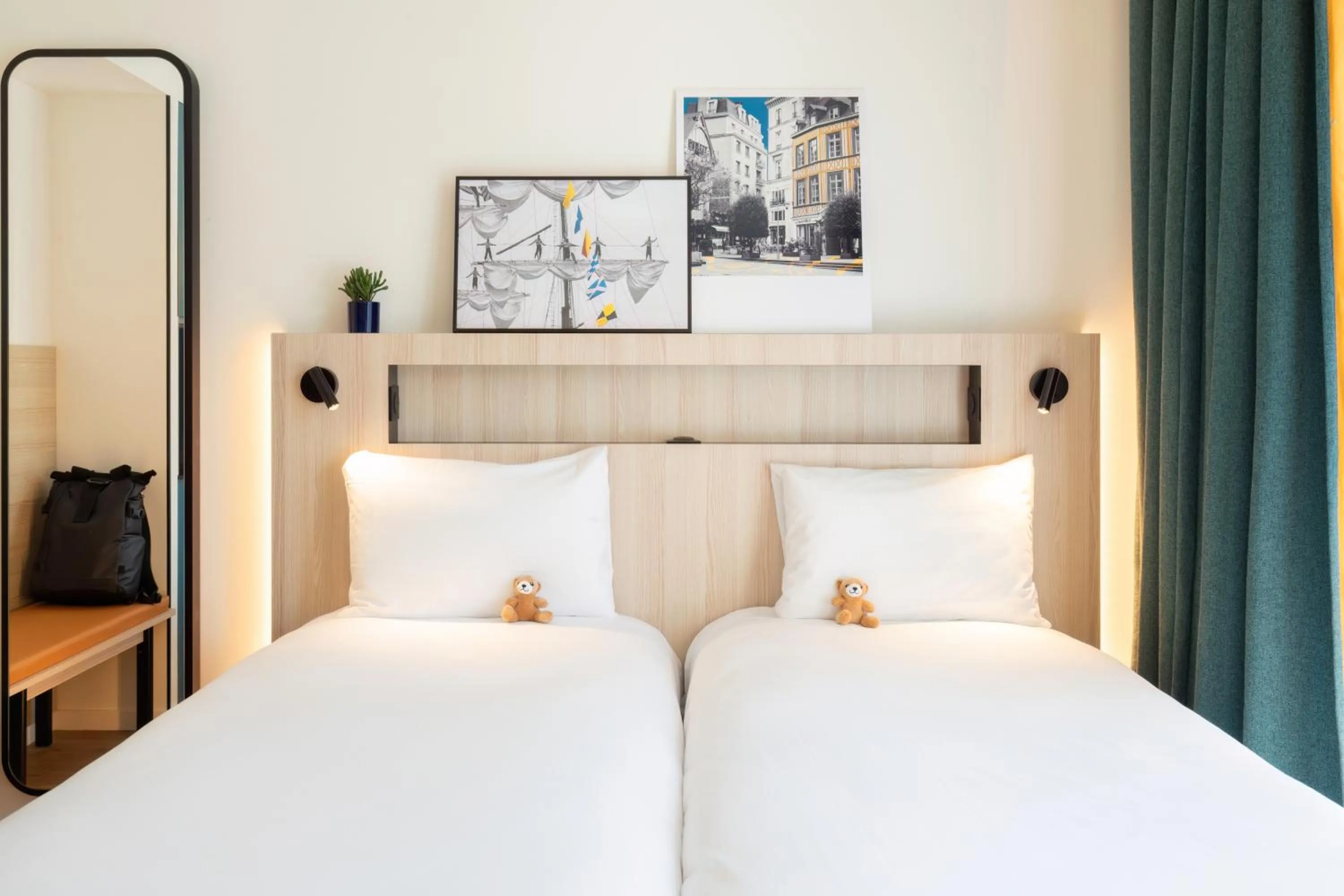 Bed in Aparthotel Adagio Access Rouen Centre Cathédrale