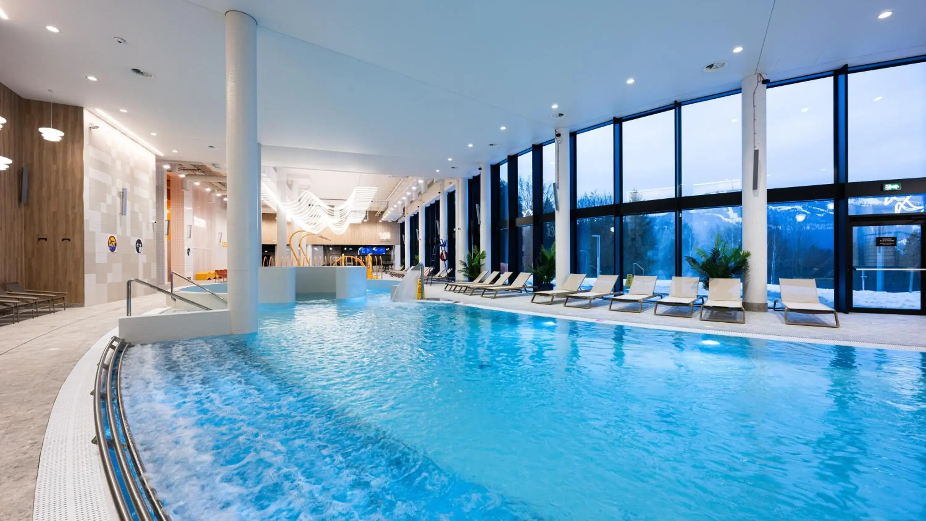 Swimming pool in Mercure Szczyrk Resort Swimming pool in Mercure Szczyrk Resort