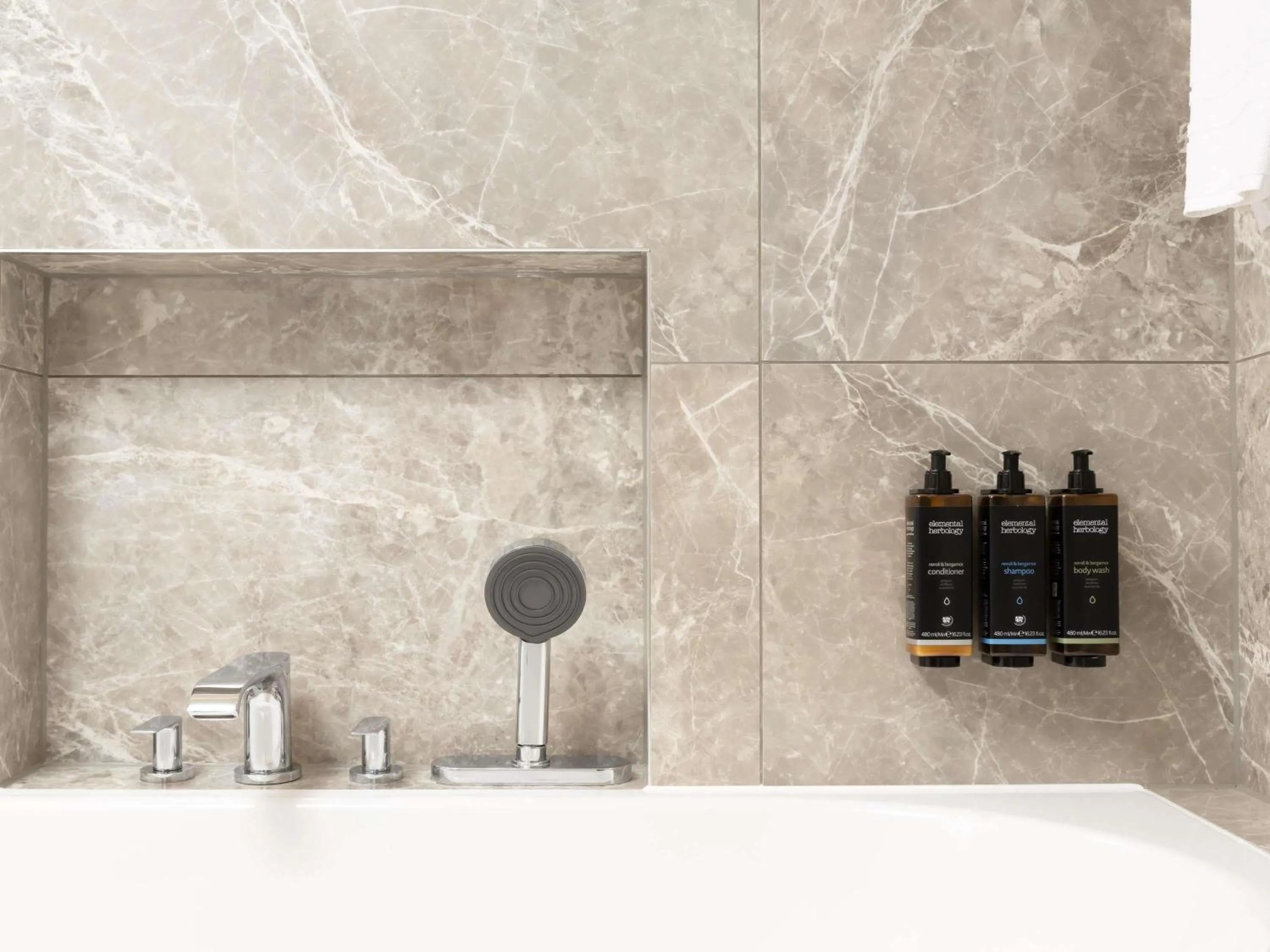 Bedroom in Mercure London Earls Court