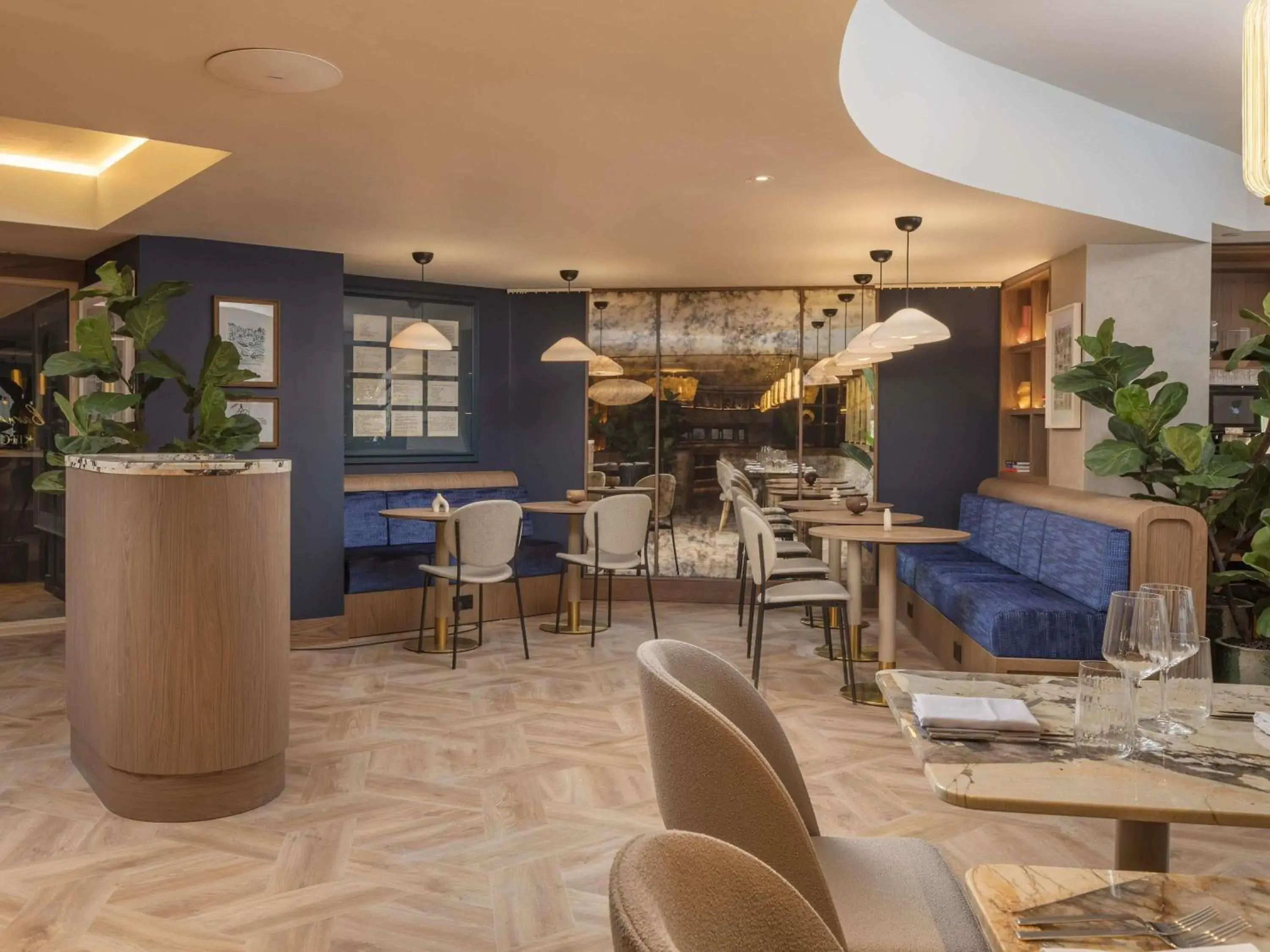 Restaurant/places to eat in Mercure London Earls Court Restaurant/places to eat in Mercure London Earls Court