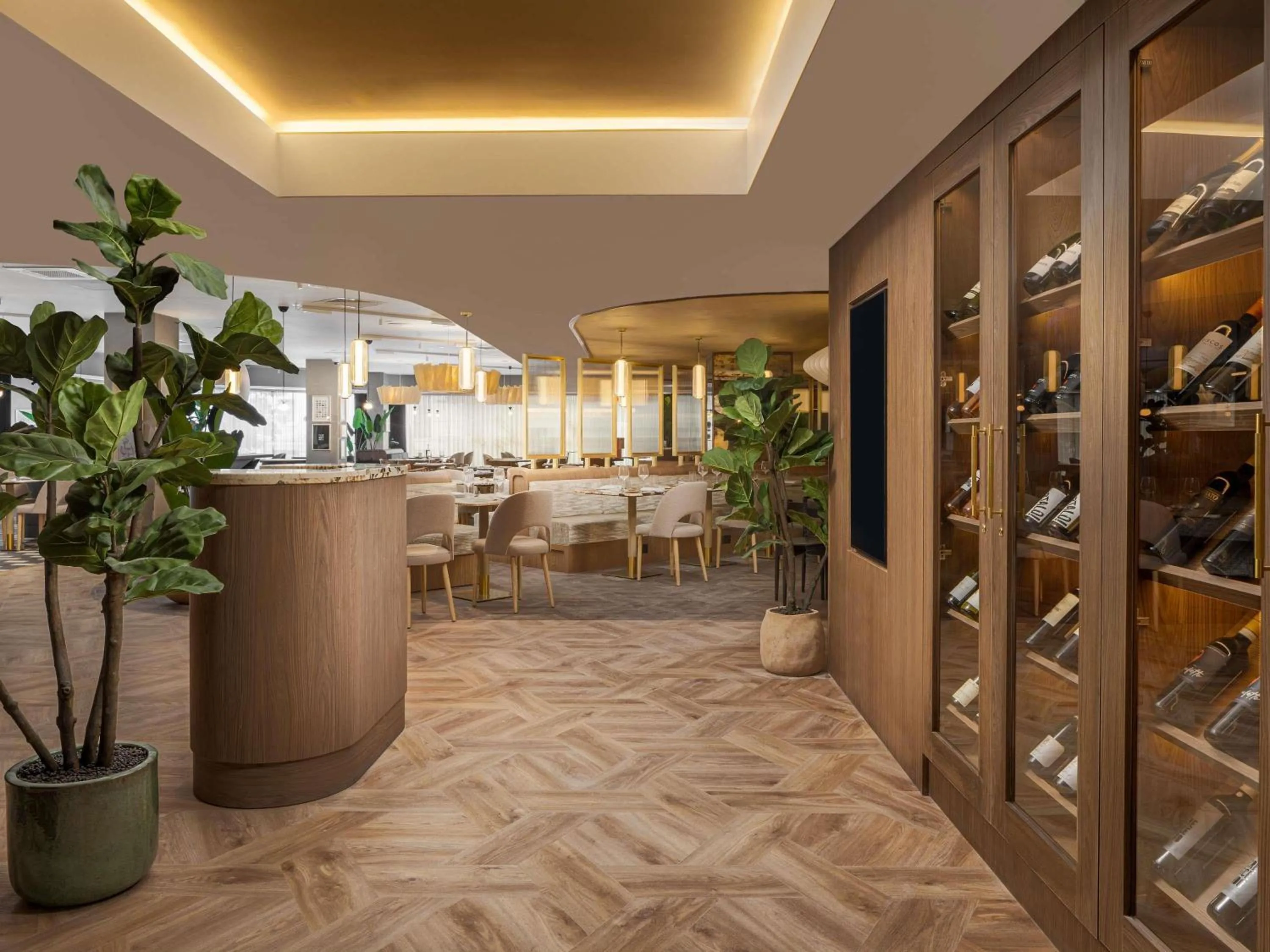 Restaurant/places to eat in Mercure London Earls Court