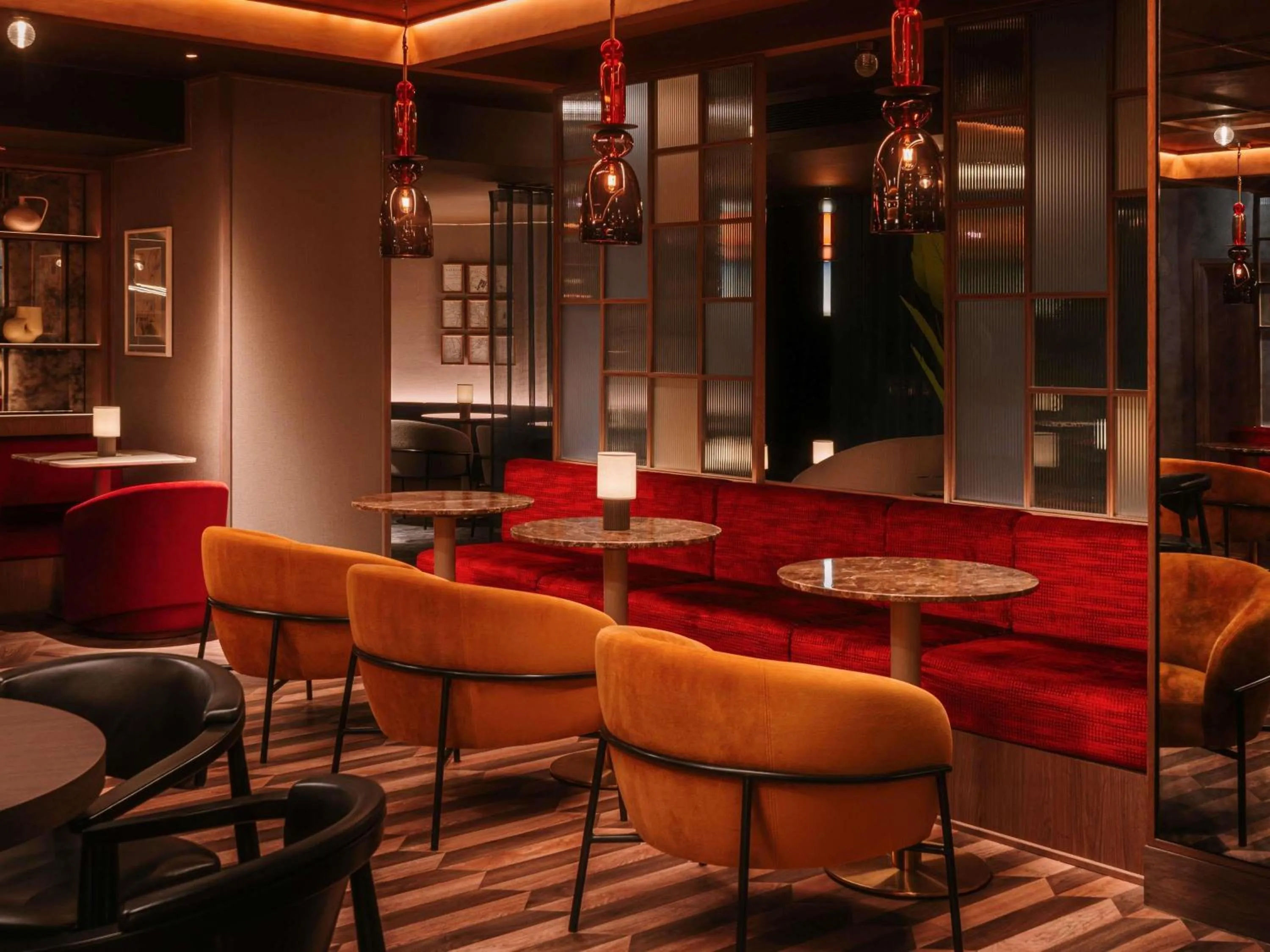 Lounge or bar in Mercure London Earls Court
