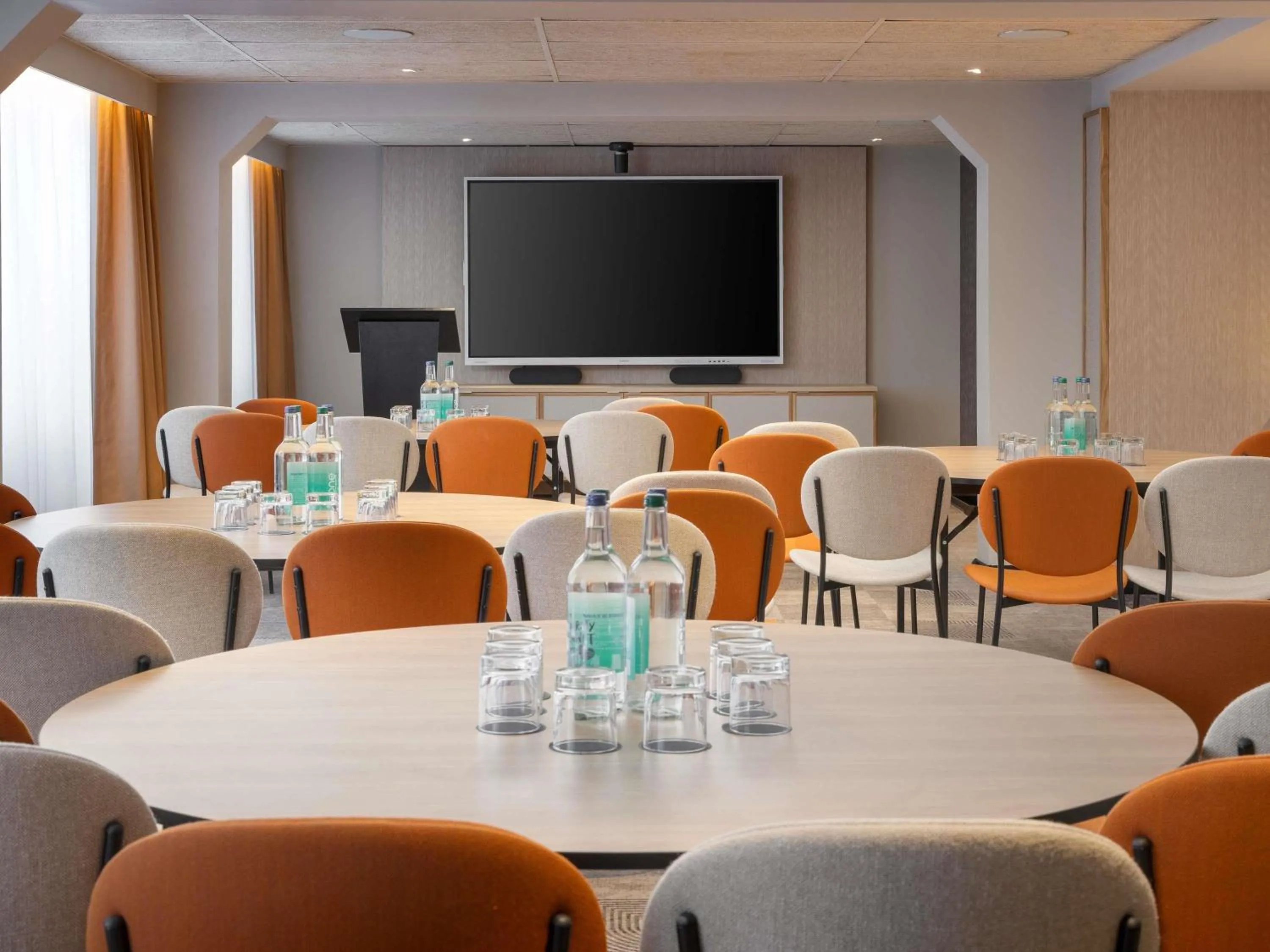 Meeting/conference room in Mercure London Earls Court