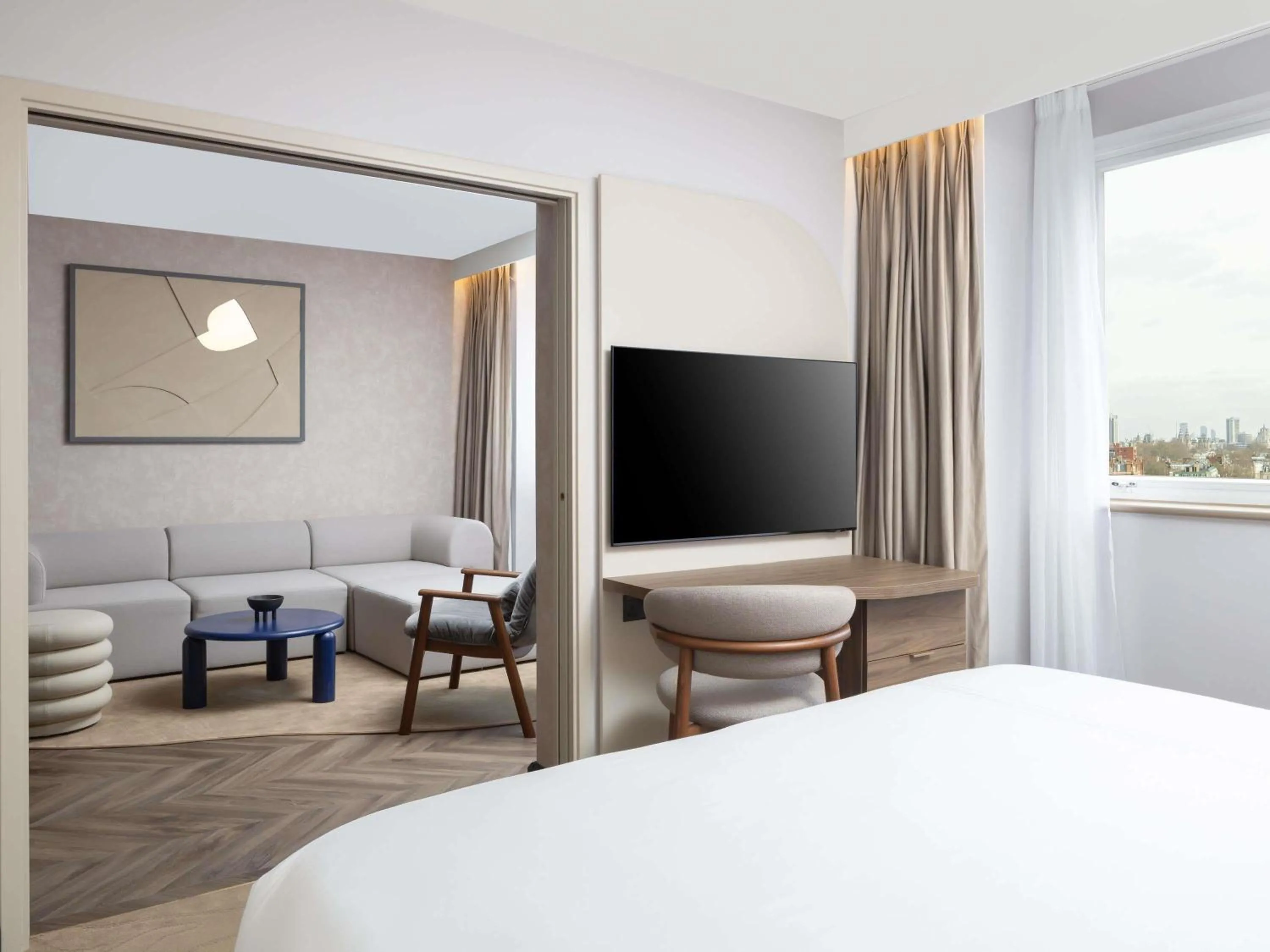 Bedroom, Bed in Mercure London Earls Court