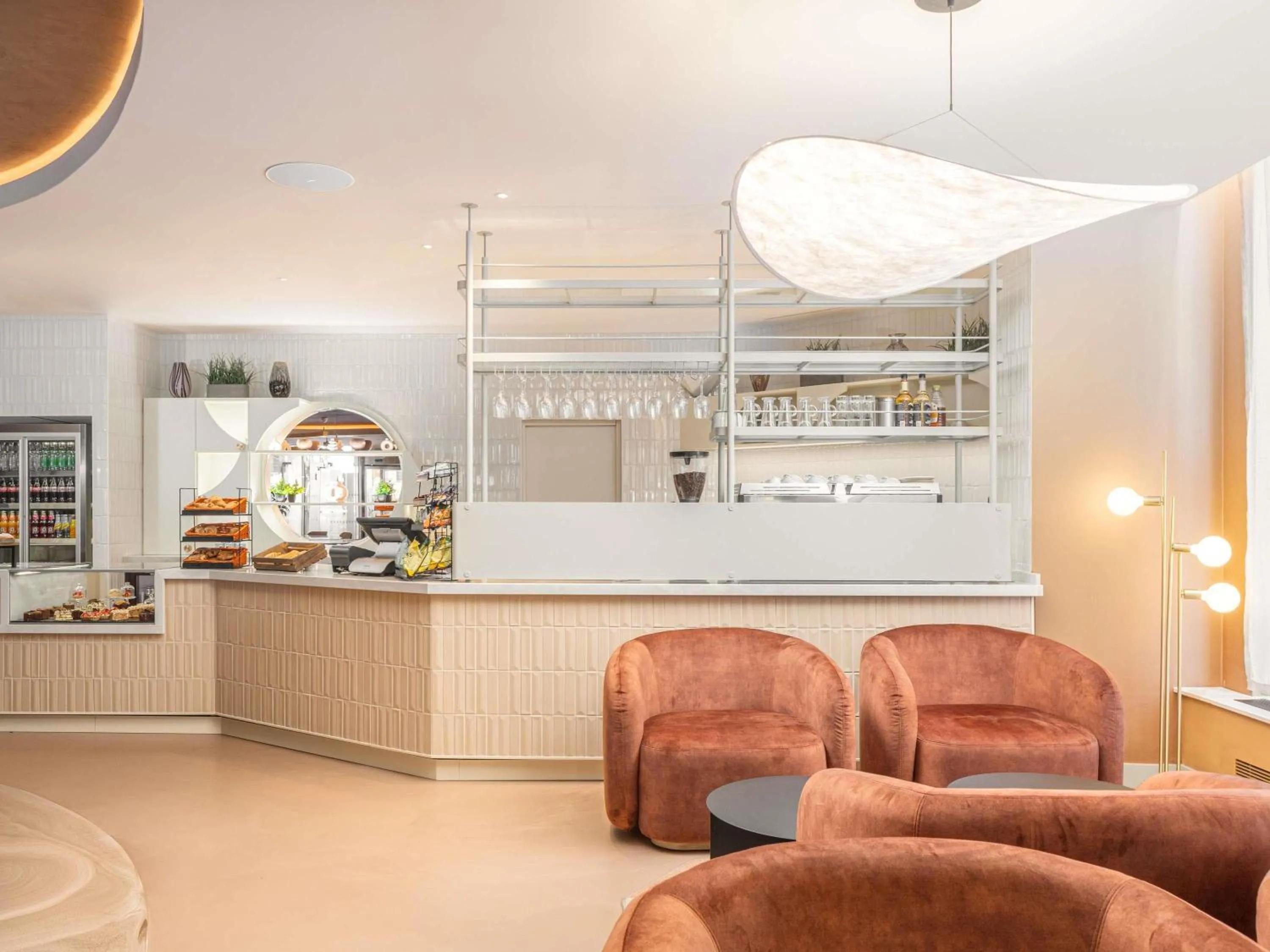 Lounge or bar in Mercure London Earls Court