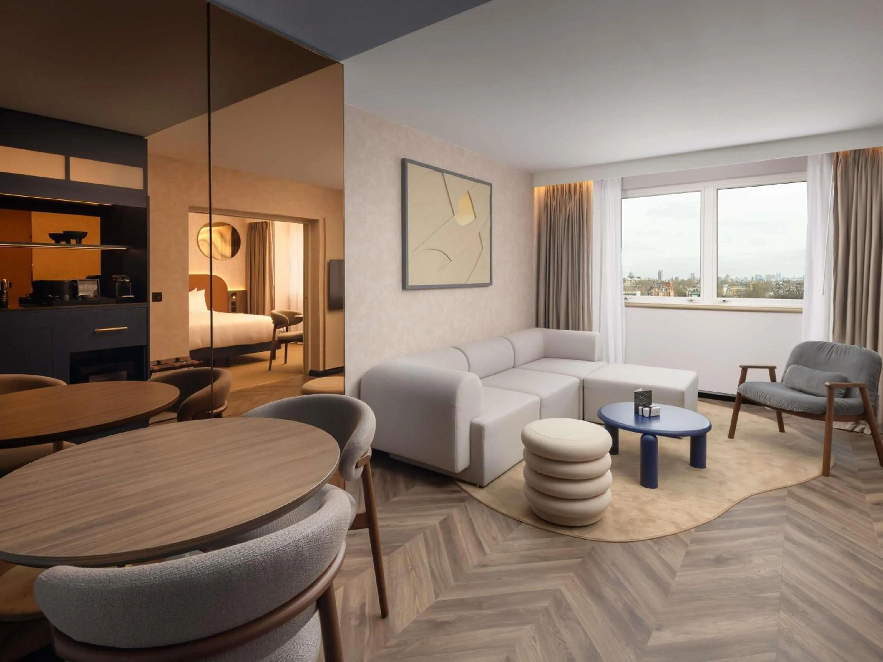 Bedroom, Bed in Mercure London Earls Court