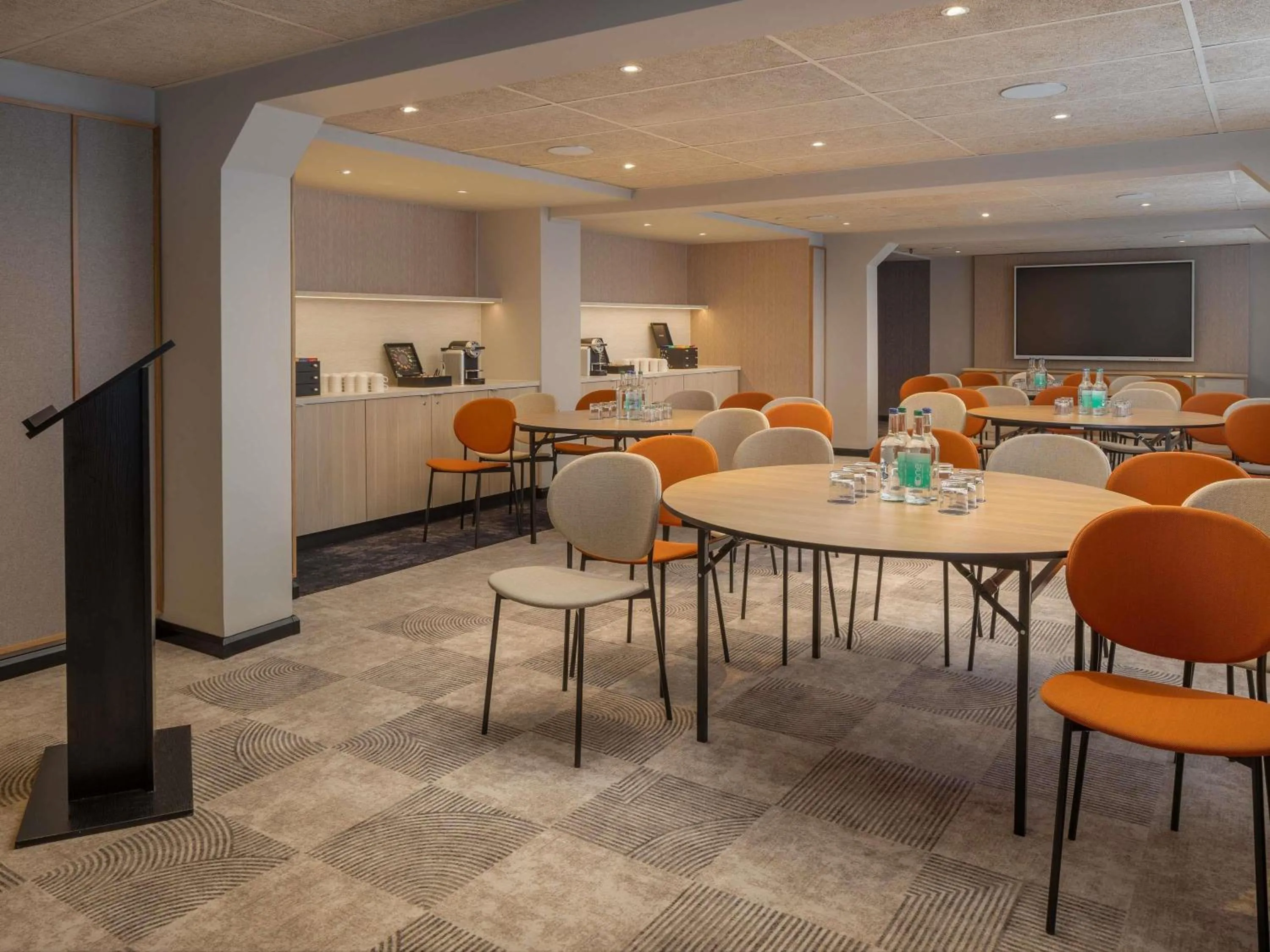 Meeting/conference room in Mercure London Earls Court