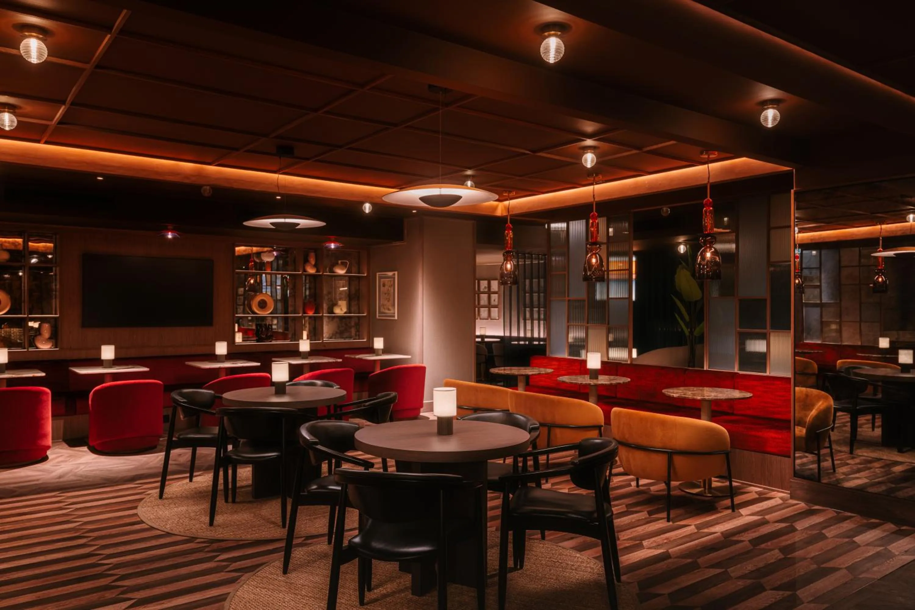 Restaurant/places to eat in Mercure London Earls Court