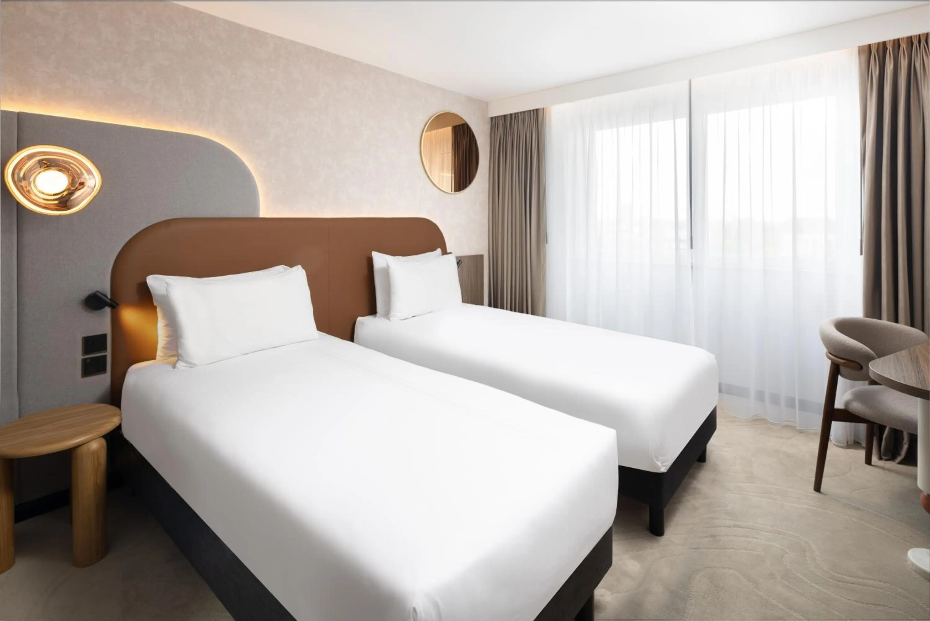 Bedroom, Bed in Mercure London Earls Court