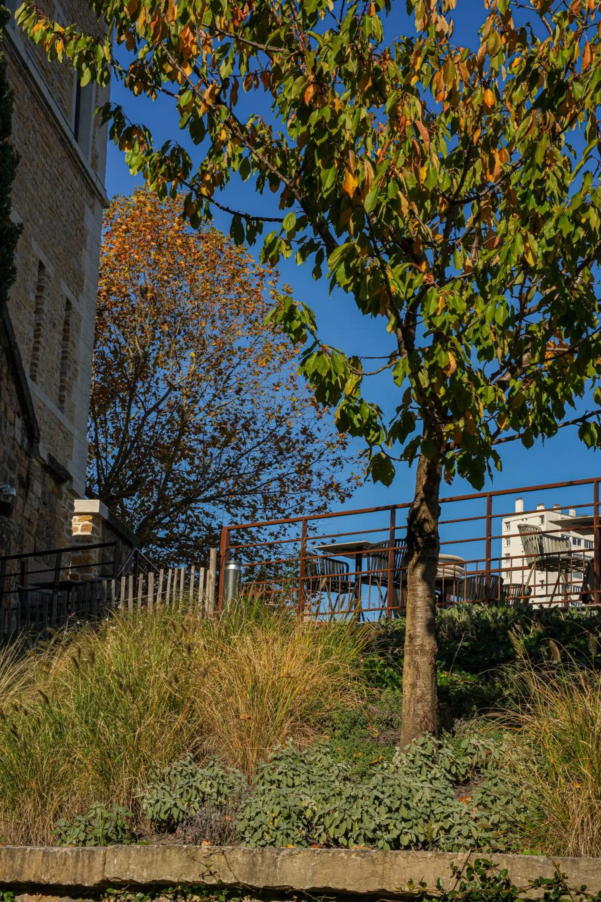 Spring in Hôtel Fort St Laurent Lyon - Handwritten Collection