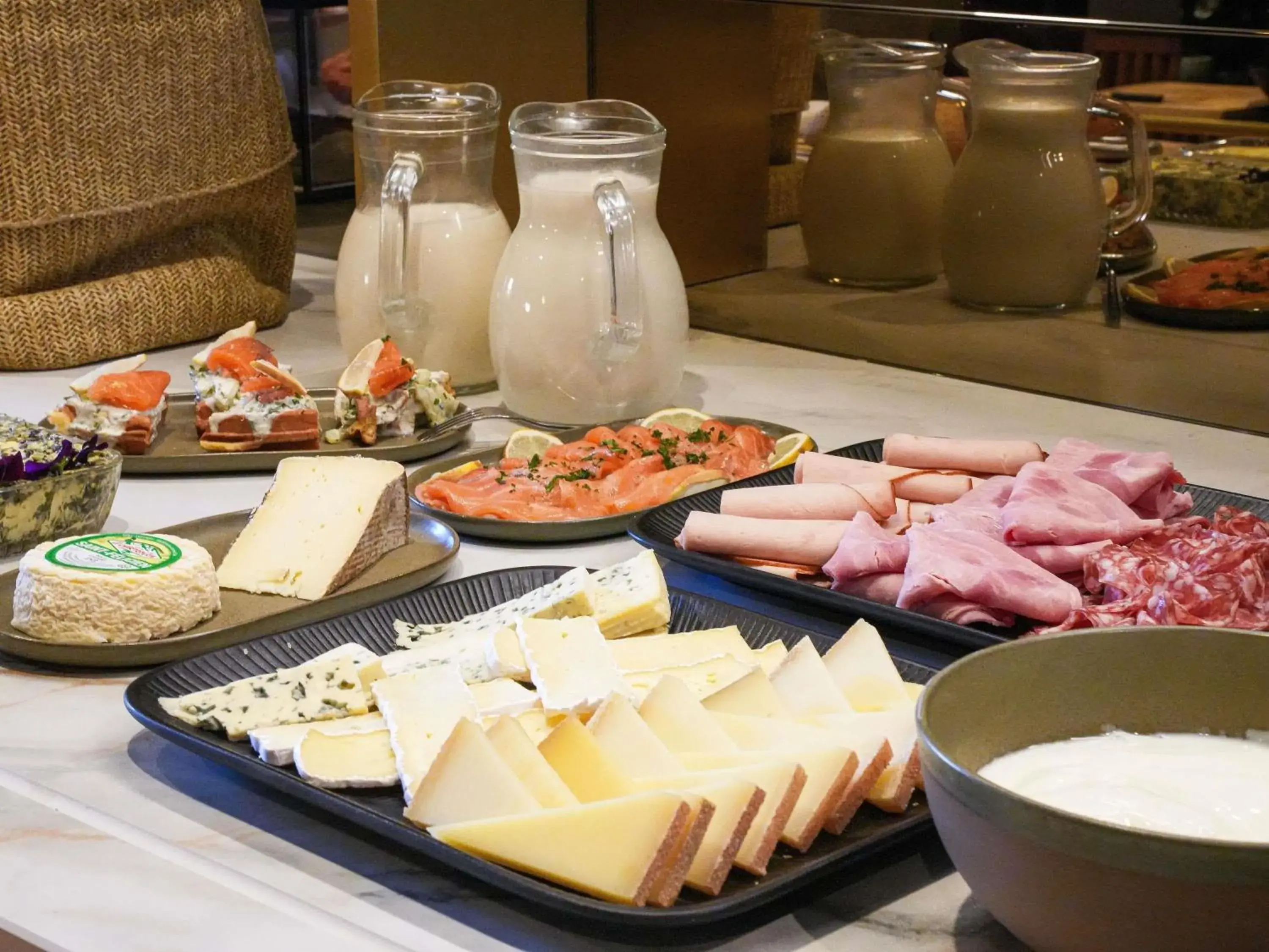 Breakfast in Hôtel Fort St Laurent Lyon - Handwritten Collection Breakfast in Hôtel Fort St Laurent Lyon - Handwritten Collection
