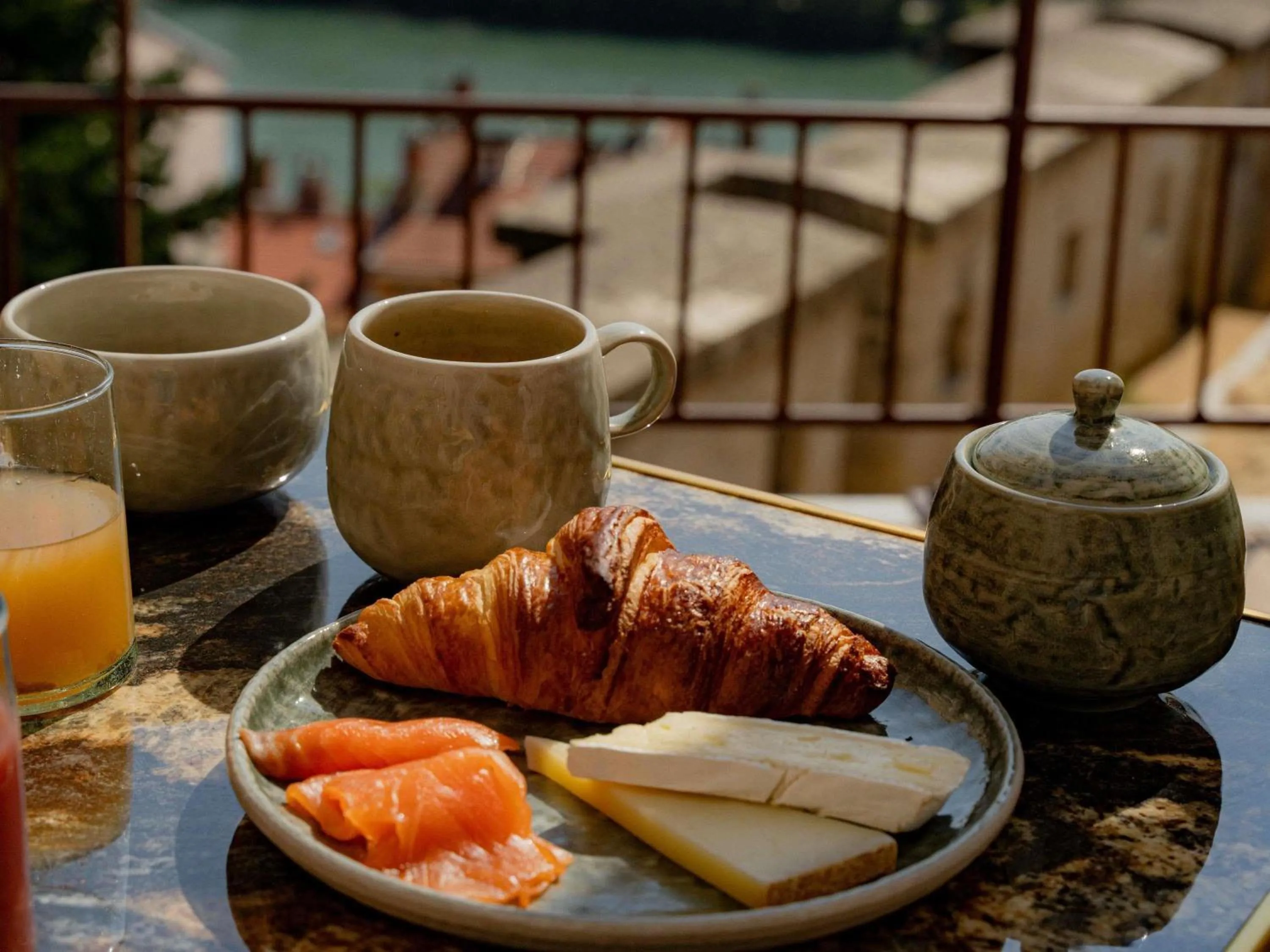 Breakfast in Hôtel Fort St Laurent Lyon - Handwritten Collection