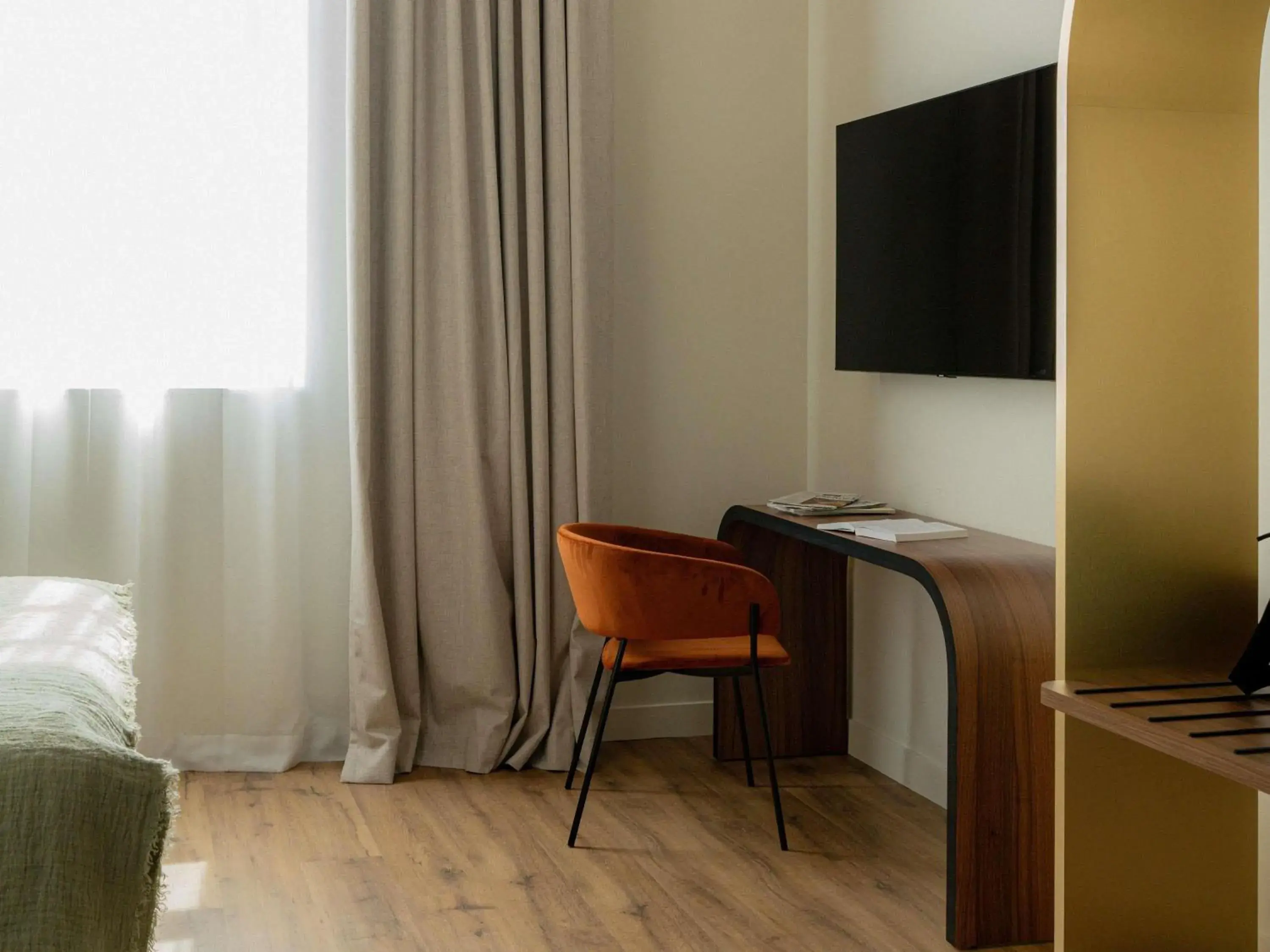 Superior Double Room in Hôtel Fort St Laurent Lyon - Handwritten Collection Superior Double Room in Hôtel Fort St Laurent Lyon - Handwritten Collection