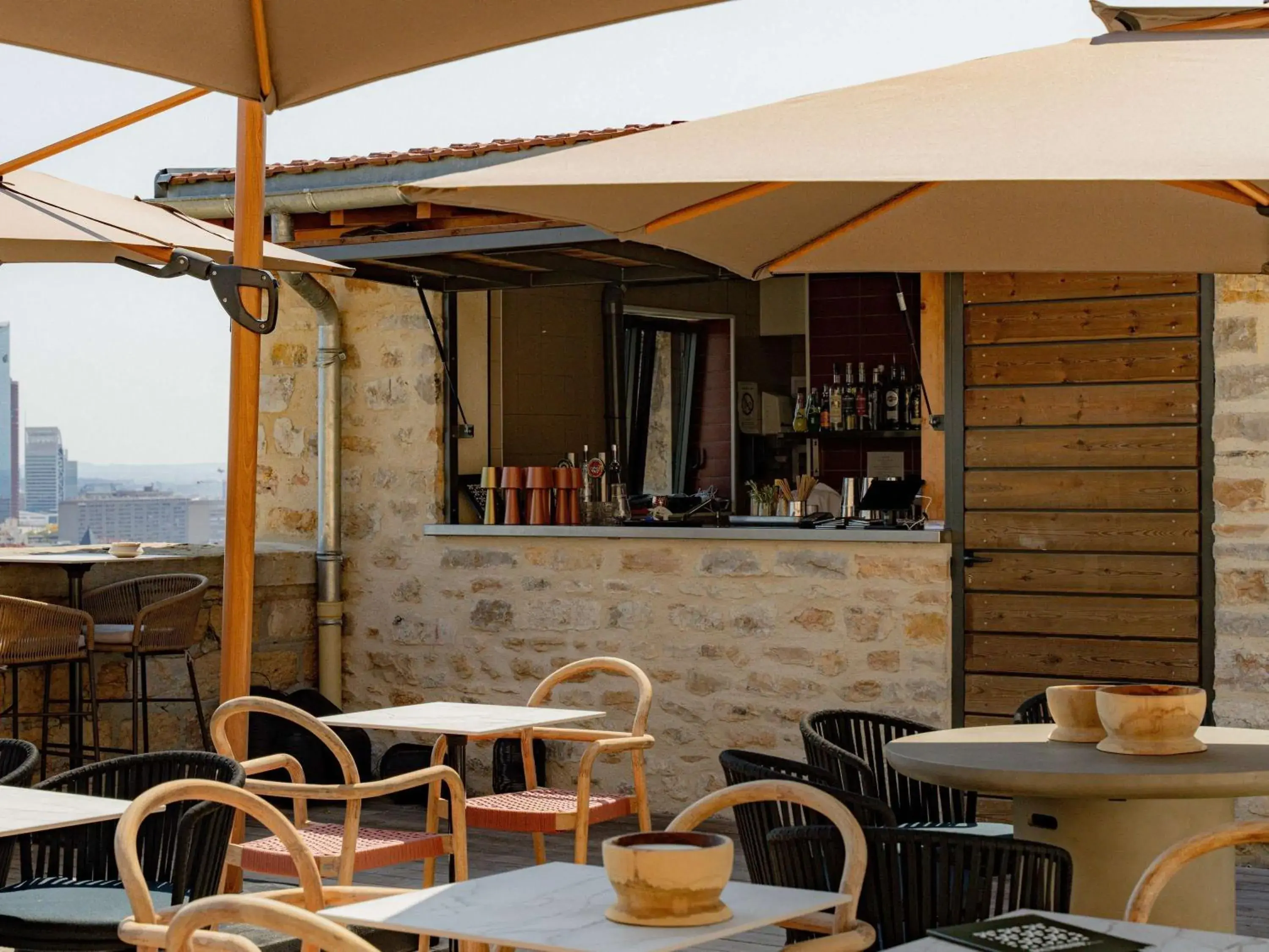Lounge or bar in Hôtel Fort St Laurent Lyon - Handwritten Collection Lounge or bar in Hôtel Fort St Laurent Lyon - Handwritten Collection