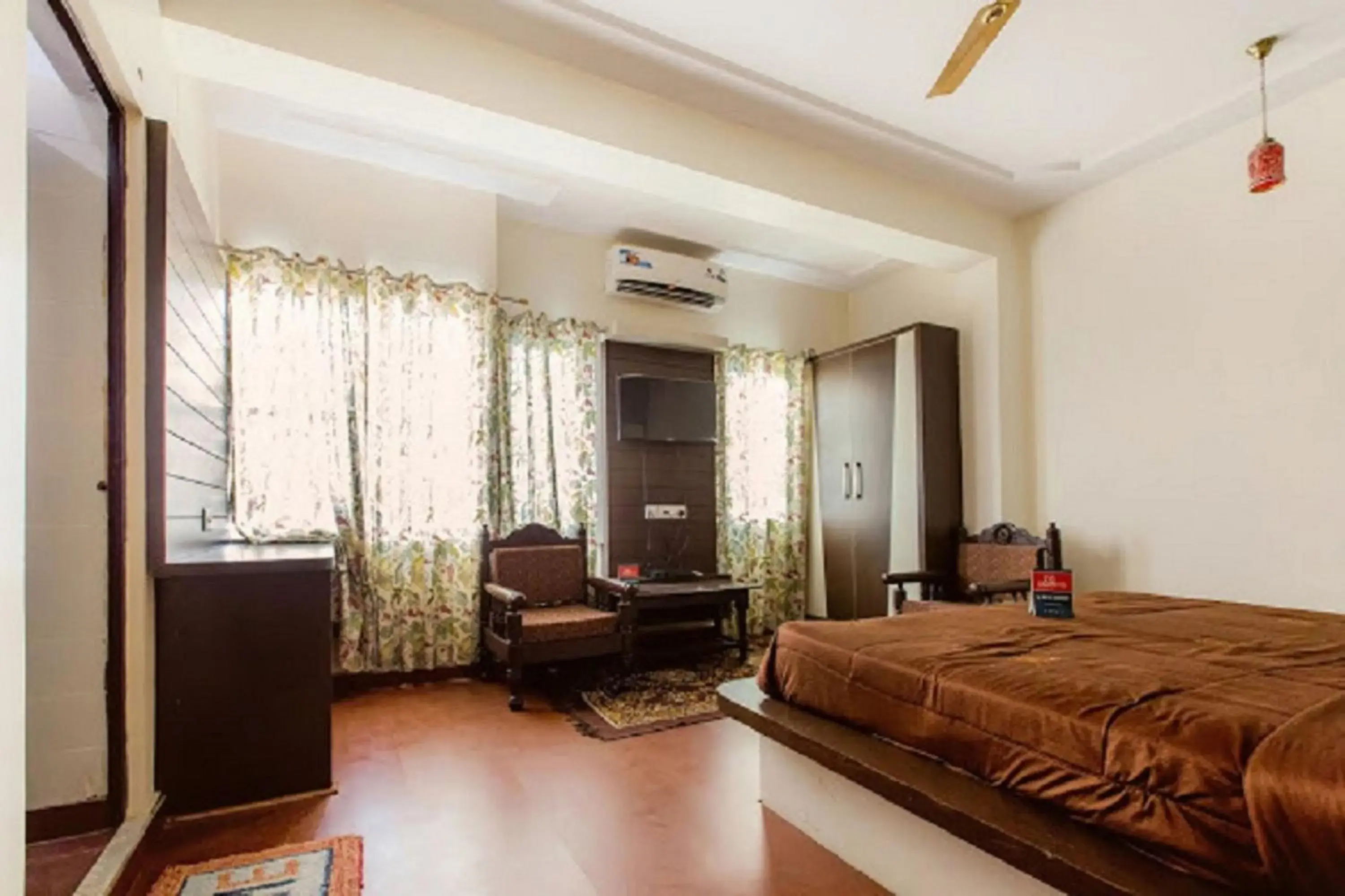 Hotel Holiday Home Hotel Holiday Home