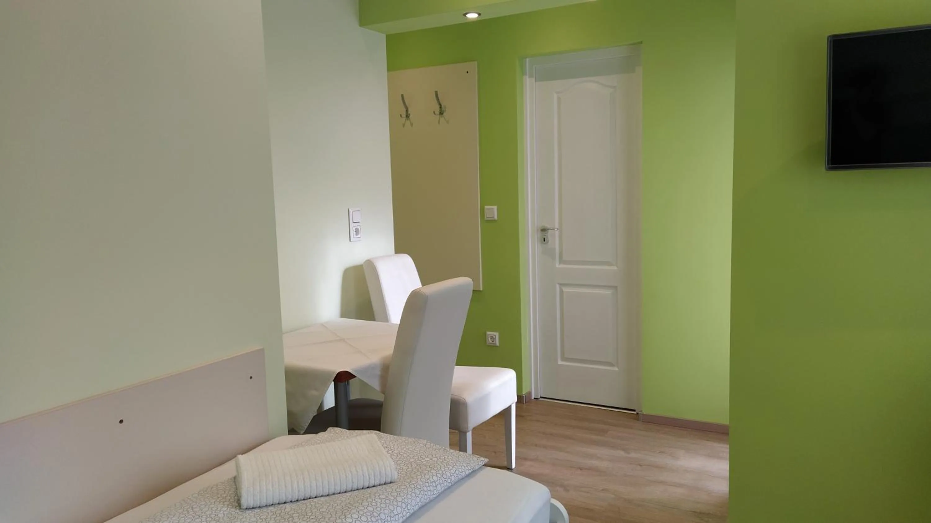 Twin Room with Terrace - single occupancy in Erika Vendégház
