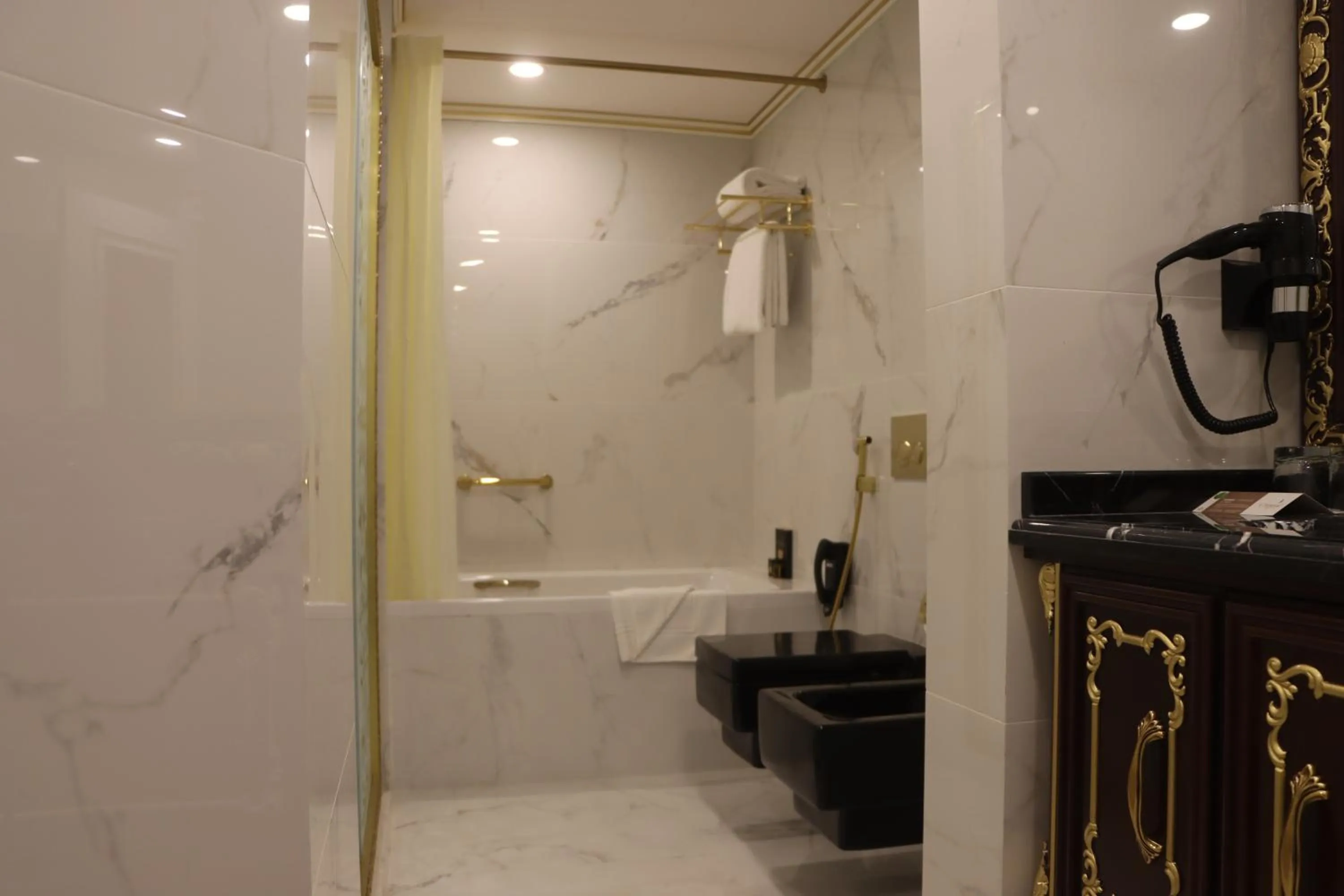 Shower in Cristal Erbil Hotel