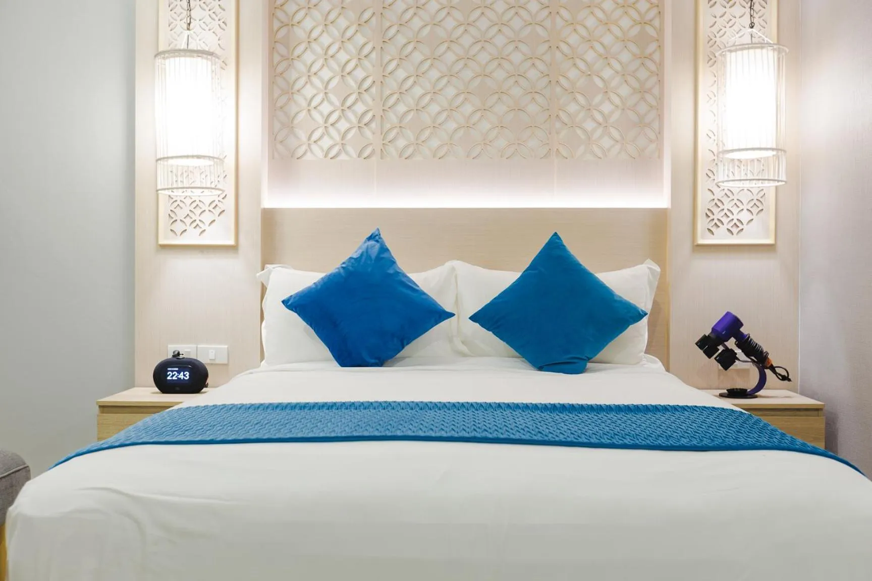 Bed in Kamala Havana Hotel and Cafe