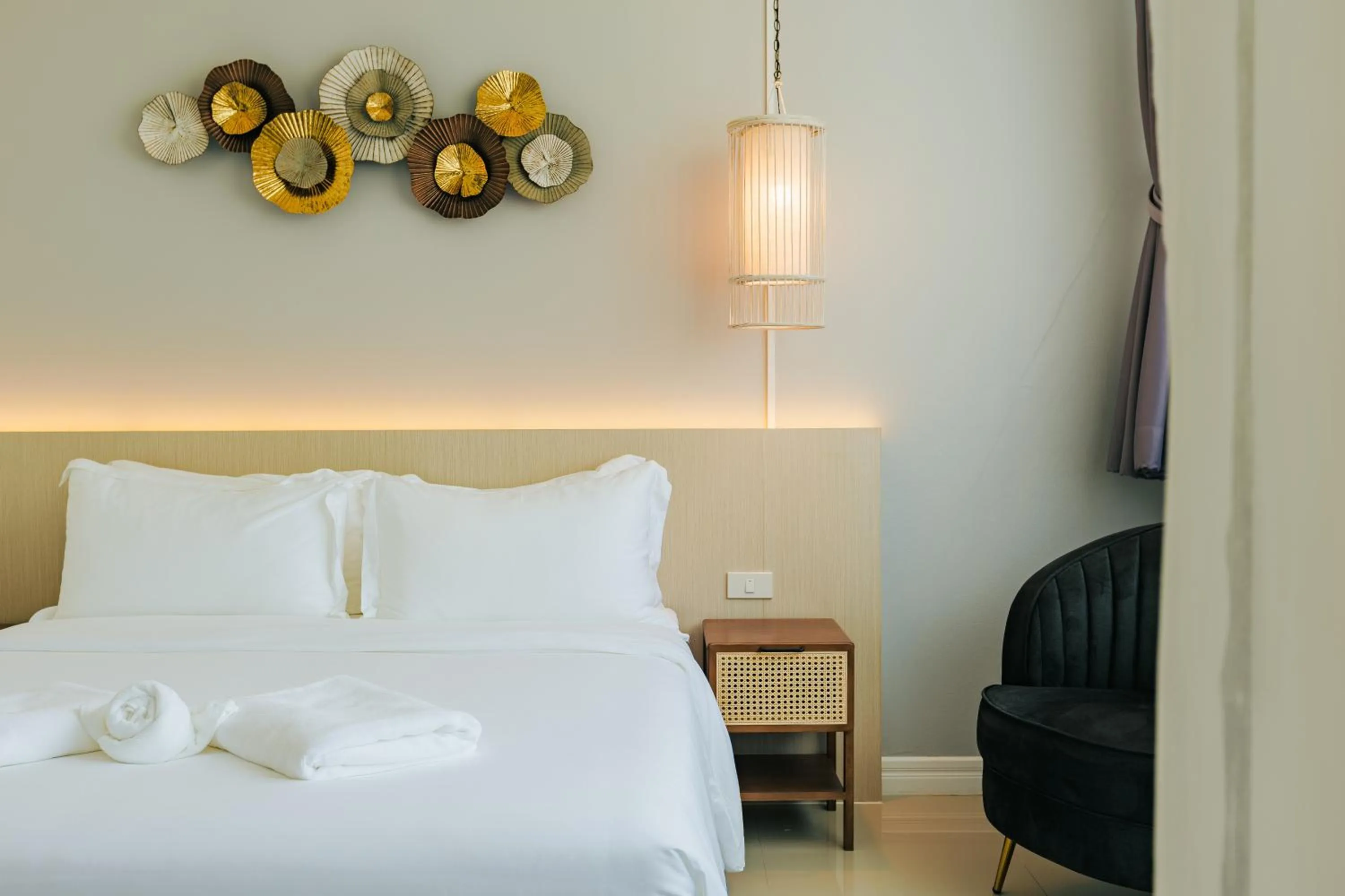 Bed in Kamala Havana Hotel and Cafe