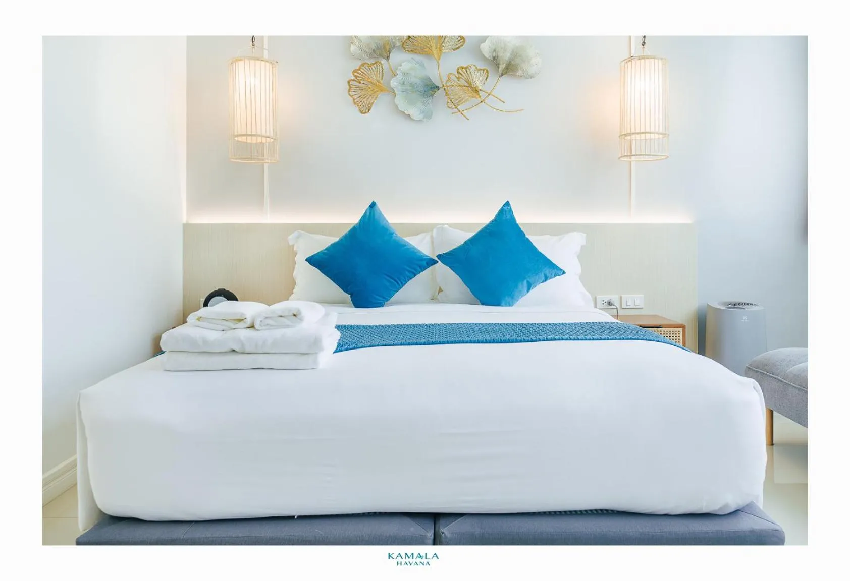 Photo of the whole room, Bed in Kamala Havana Hotel and Cafe