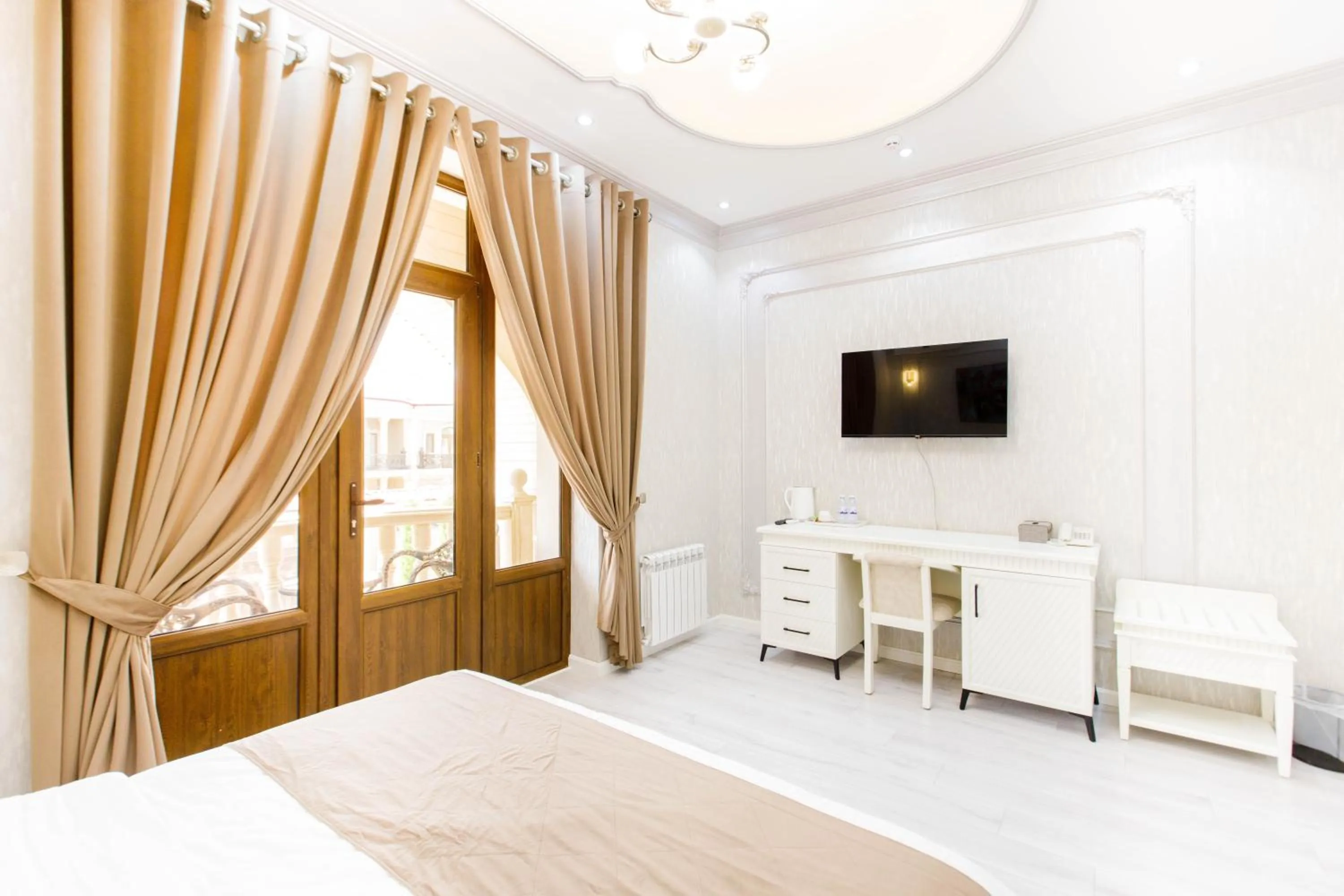 Bed in Hotel Dali Samarkand