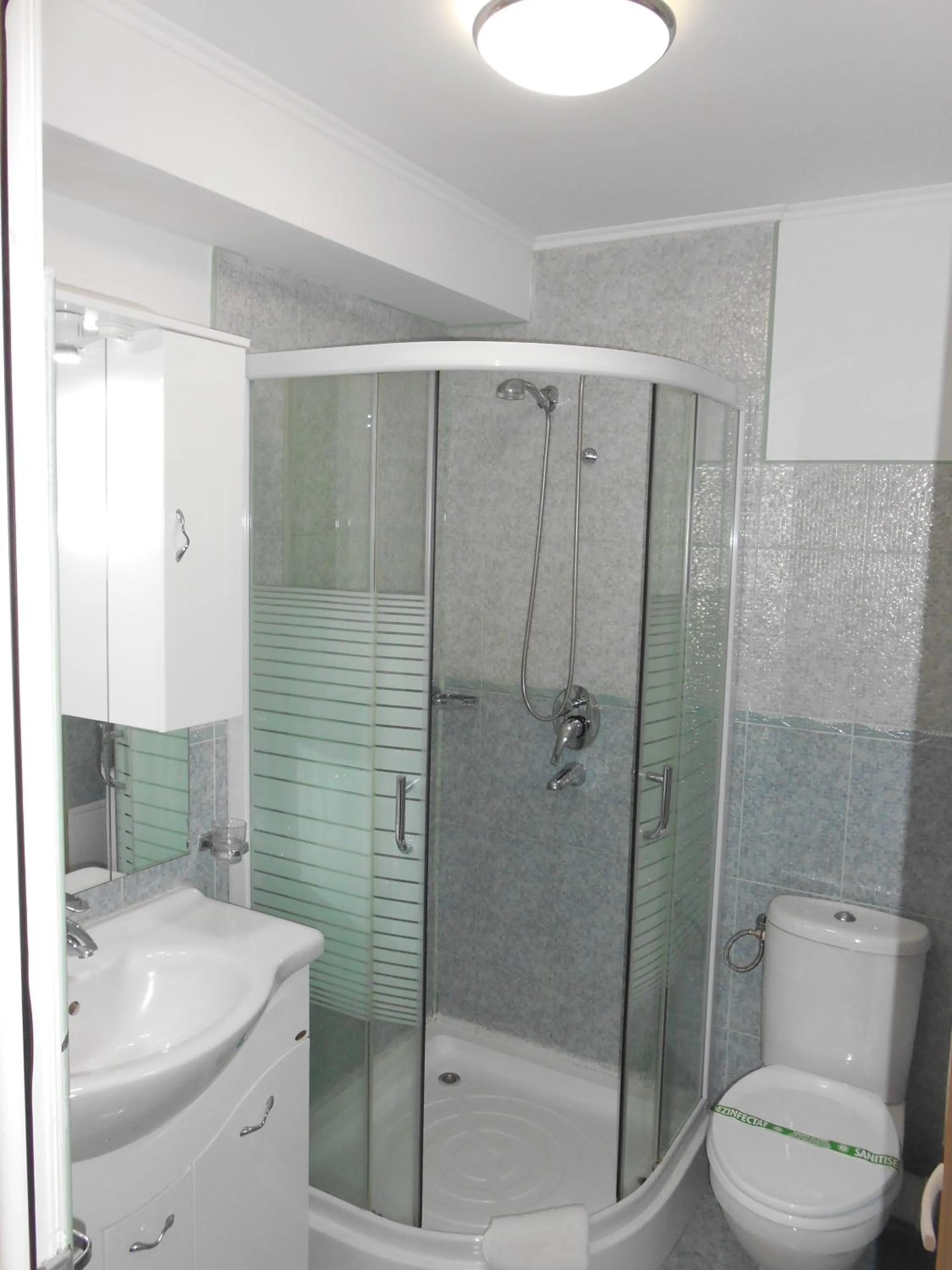 Bathroom in Hotel Parc Tecuci