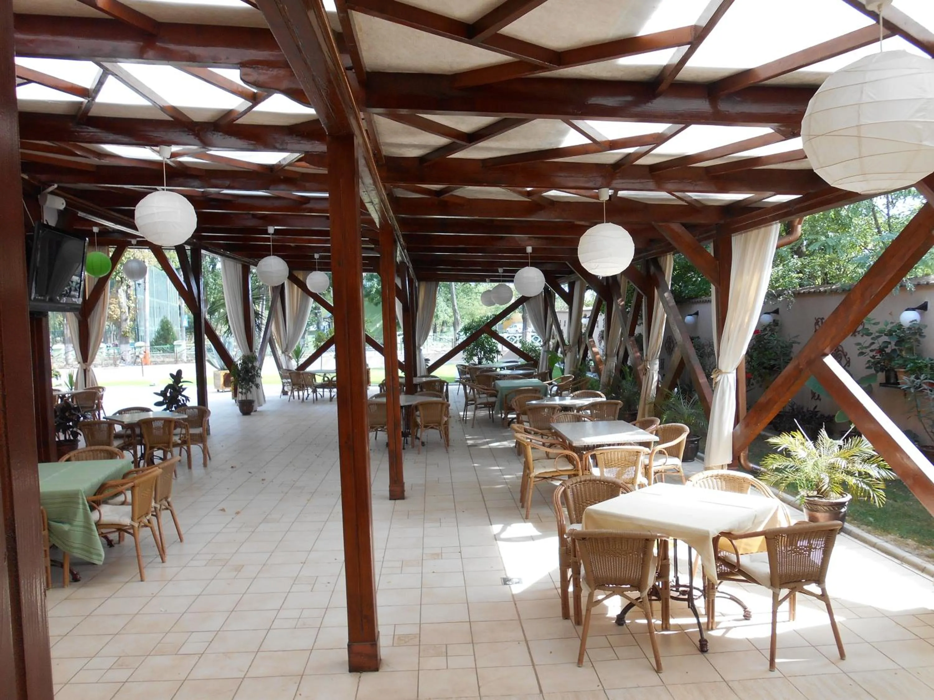 Dining area in Hotel Parc Tecuci