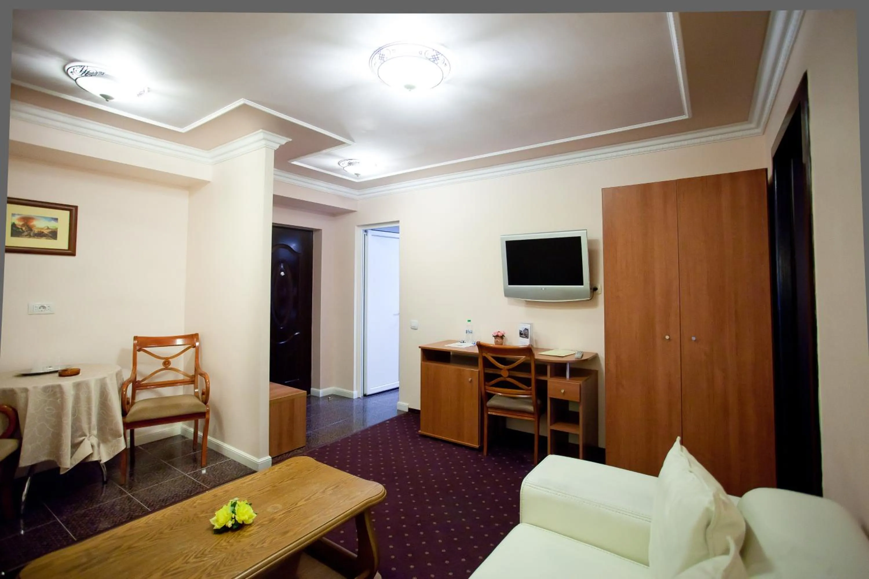 Living room, Bed in Hotel Parc Tecuci