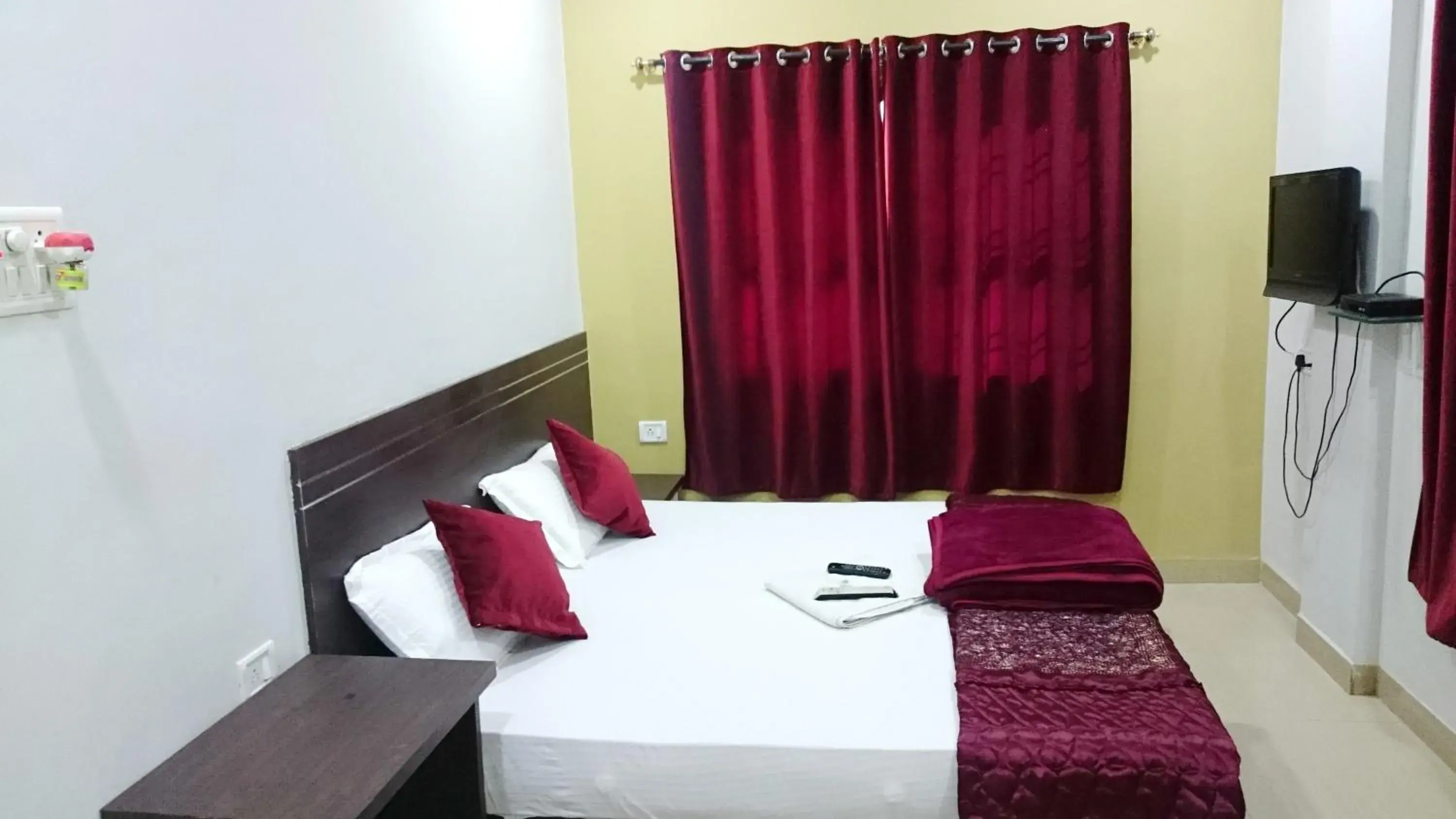 Photo of the whole room, Bed in Hotel Preetam Aurangabad Photo of the whole room, Bed in Hotel Preetam Aurangabad