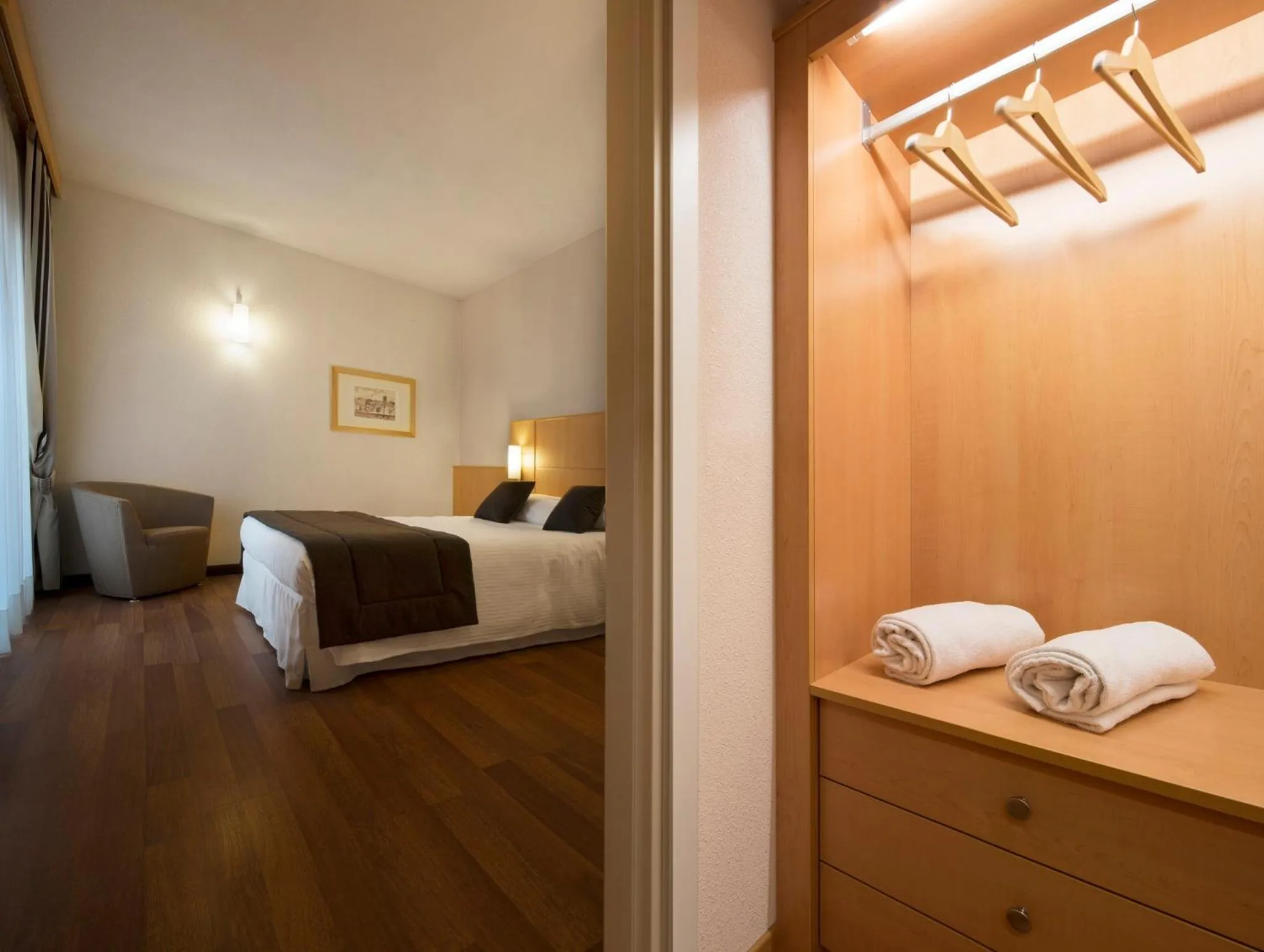 Photo of the whole room, Bed in Hotel Rafael